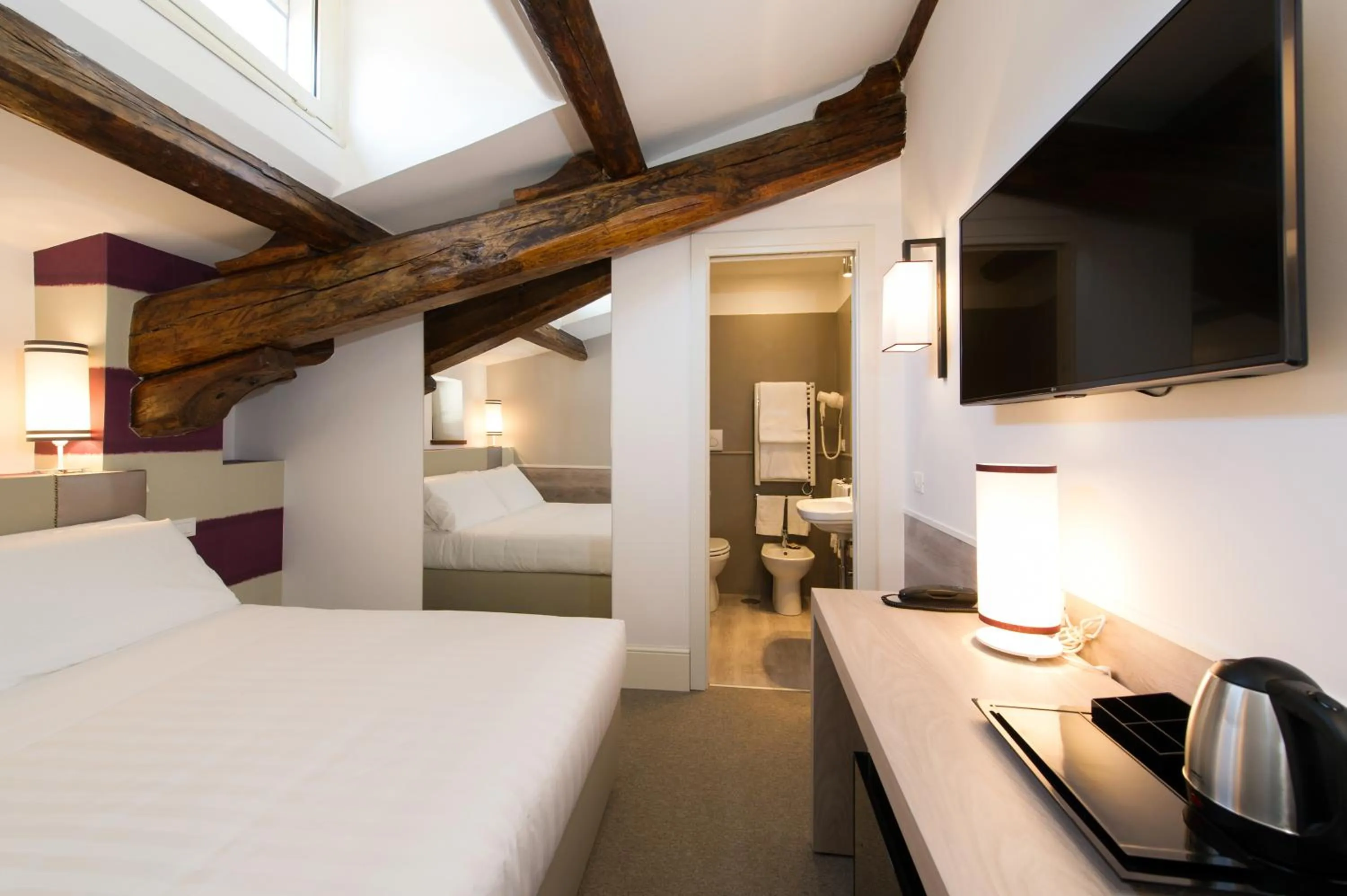 Photo of the whole room, Bed in Relais Santa Maria Maggiore