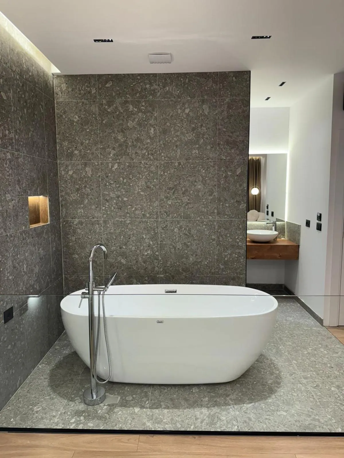 Bath in Hotel Jurgen