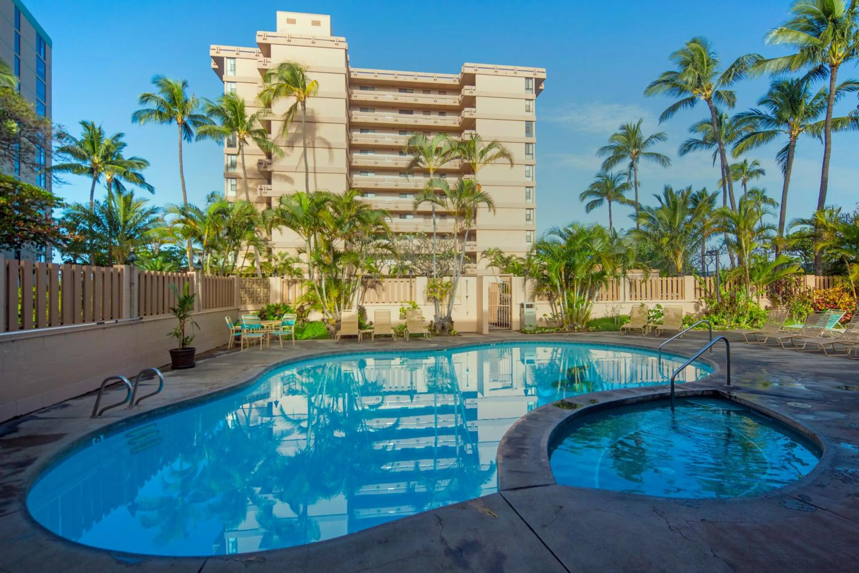 Hot Tub in Maui Kai Condos - No Resort Fees