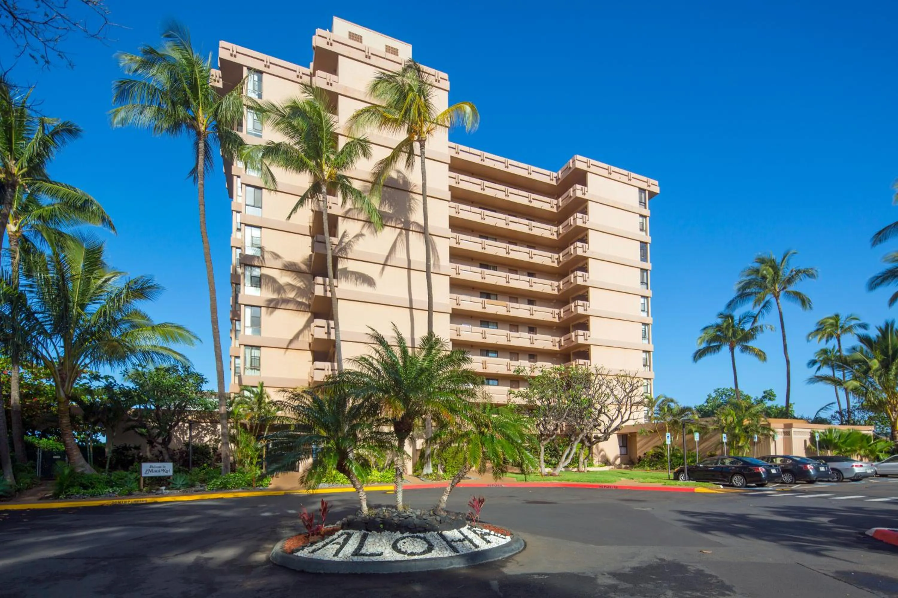 Property building in Maui Kai Condos - No Resort Fees