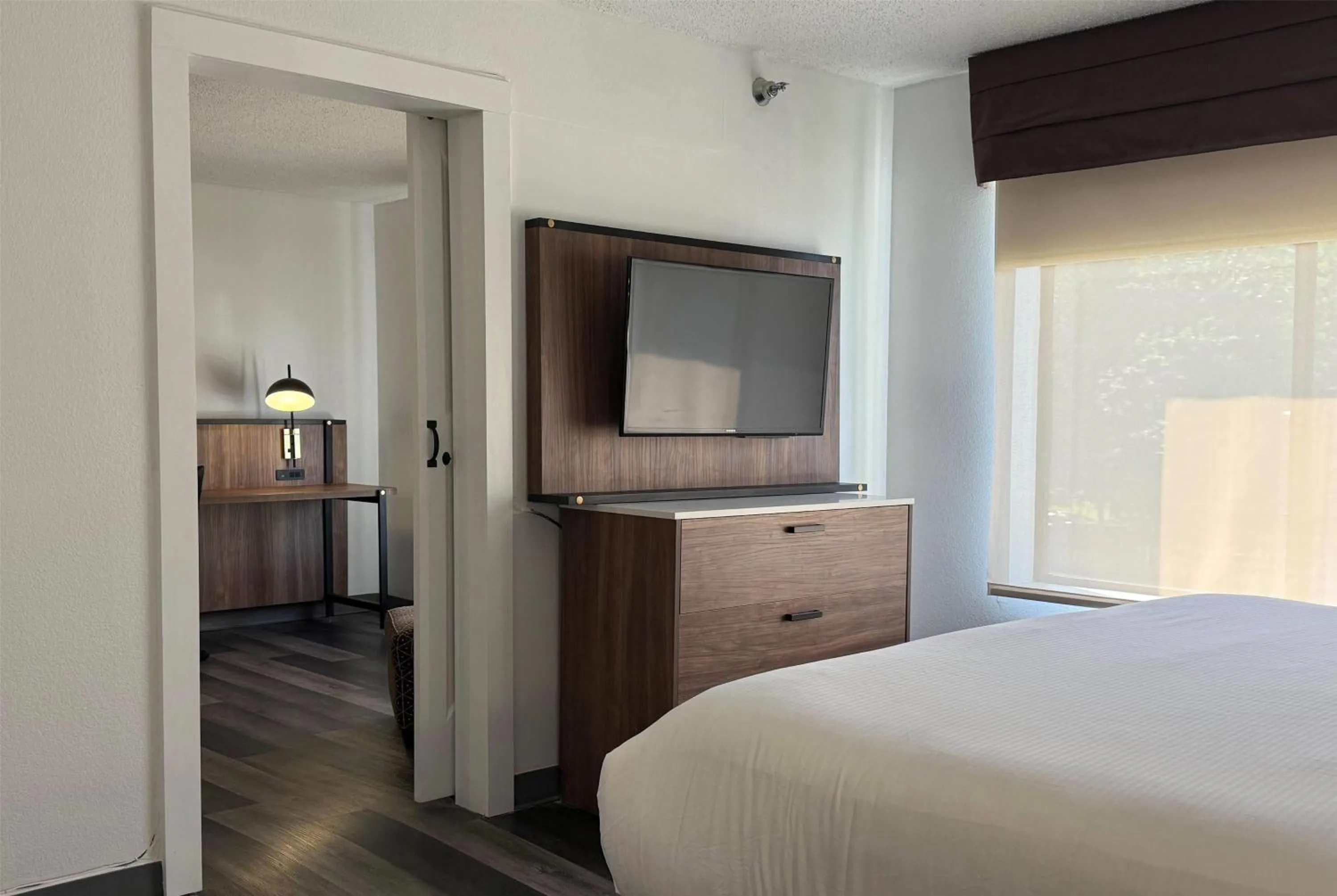 Photo of the whole room, Bed in Wingate by Wyndham Airport - Rockville Road