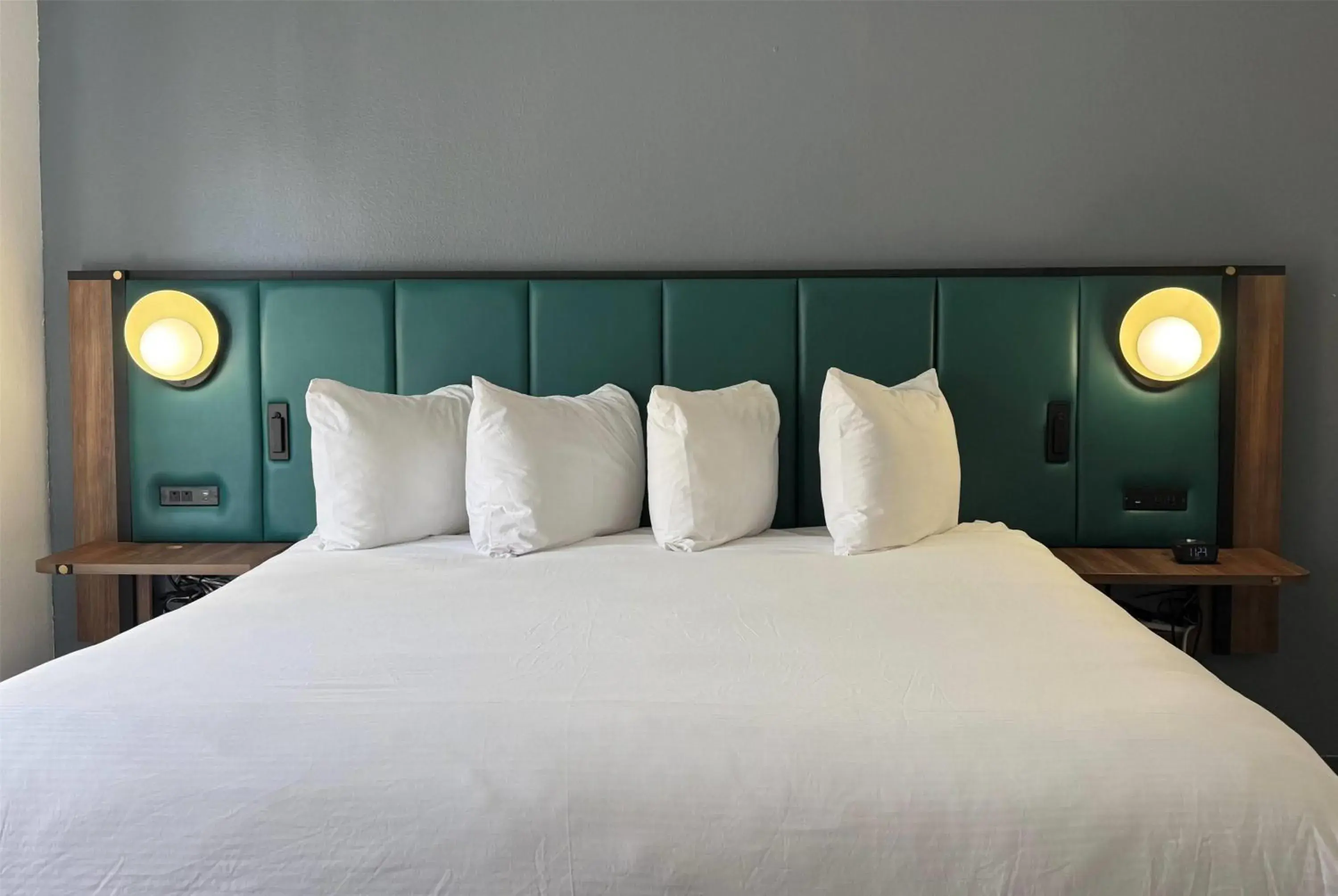 Deluxe One-Bedroom King Suite - Non Smoking in Wingate by Wyndham Airport - Rockville Road Deluxe One-Bedroom King Suite - Non Smoking in Wingate by Wyndham Airport - Rockville Road