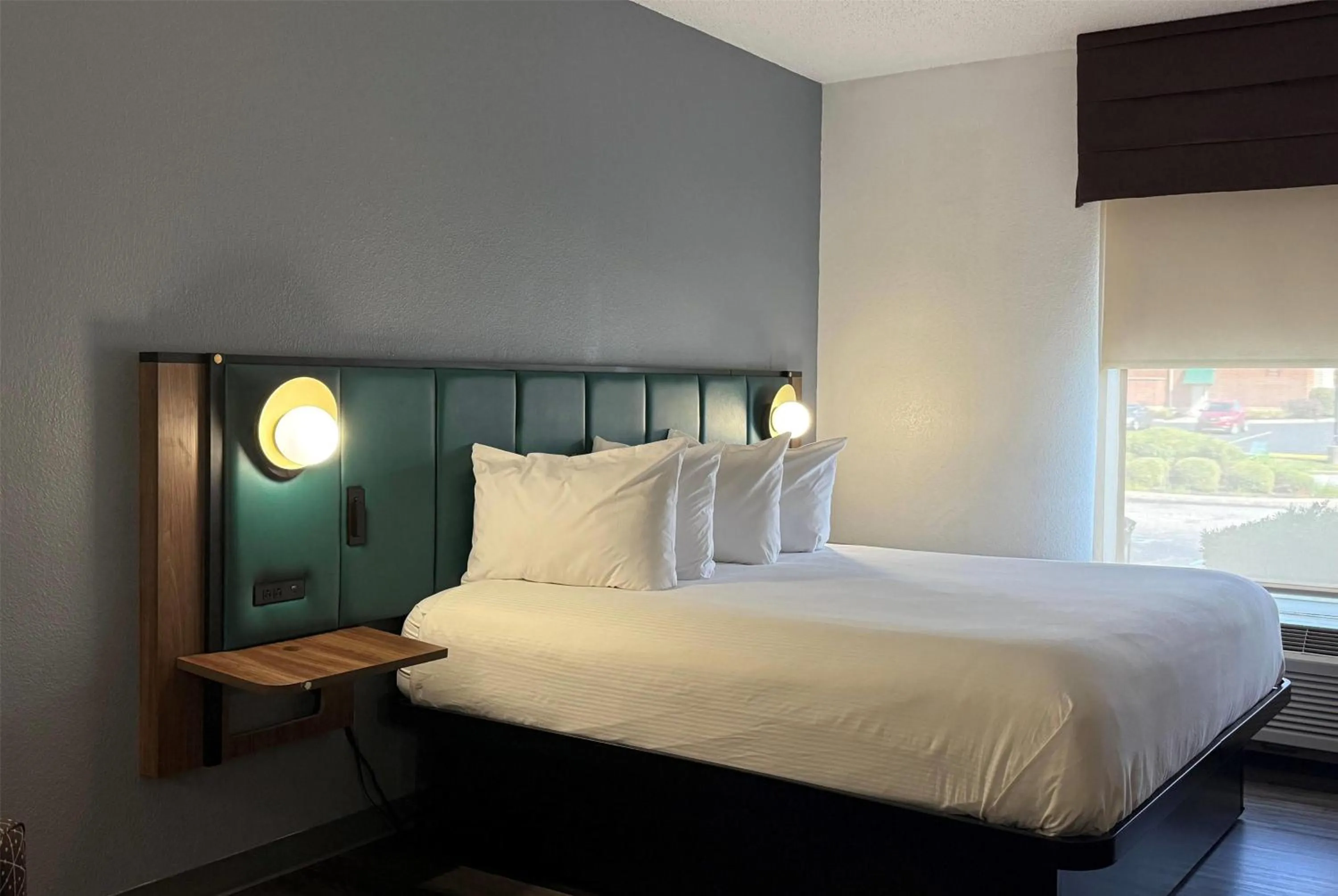 Photo of the whole room, Bed in Wingate by Wyndham Airport - Rockville Road