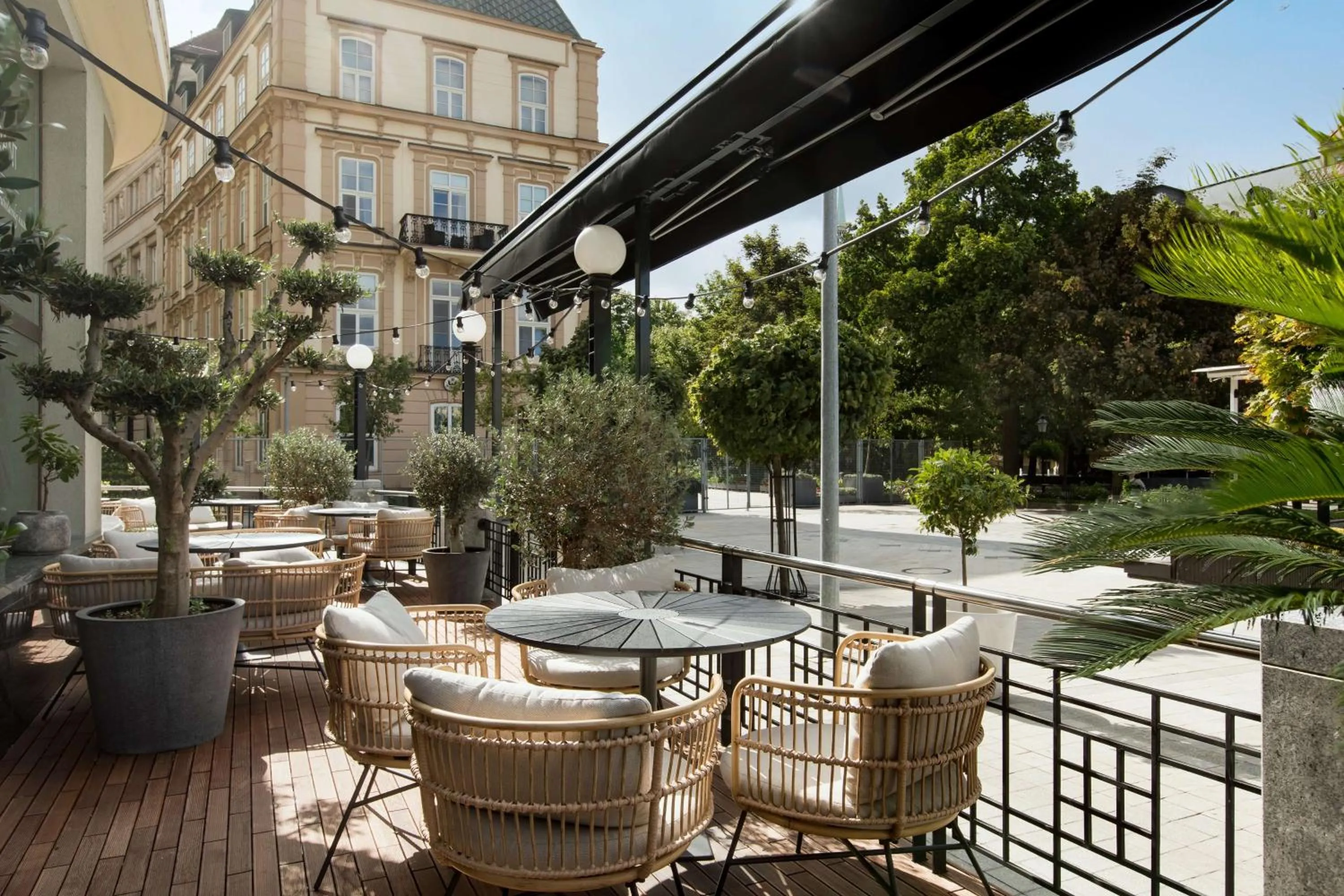 Restaurant/places to eat in Radisson Blu Carlton Hotel, Bratislava