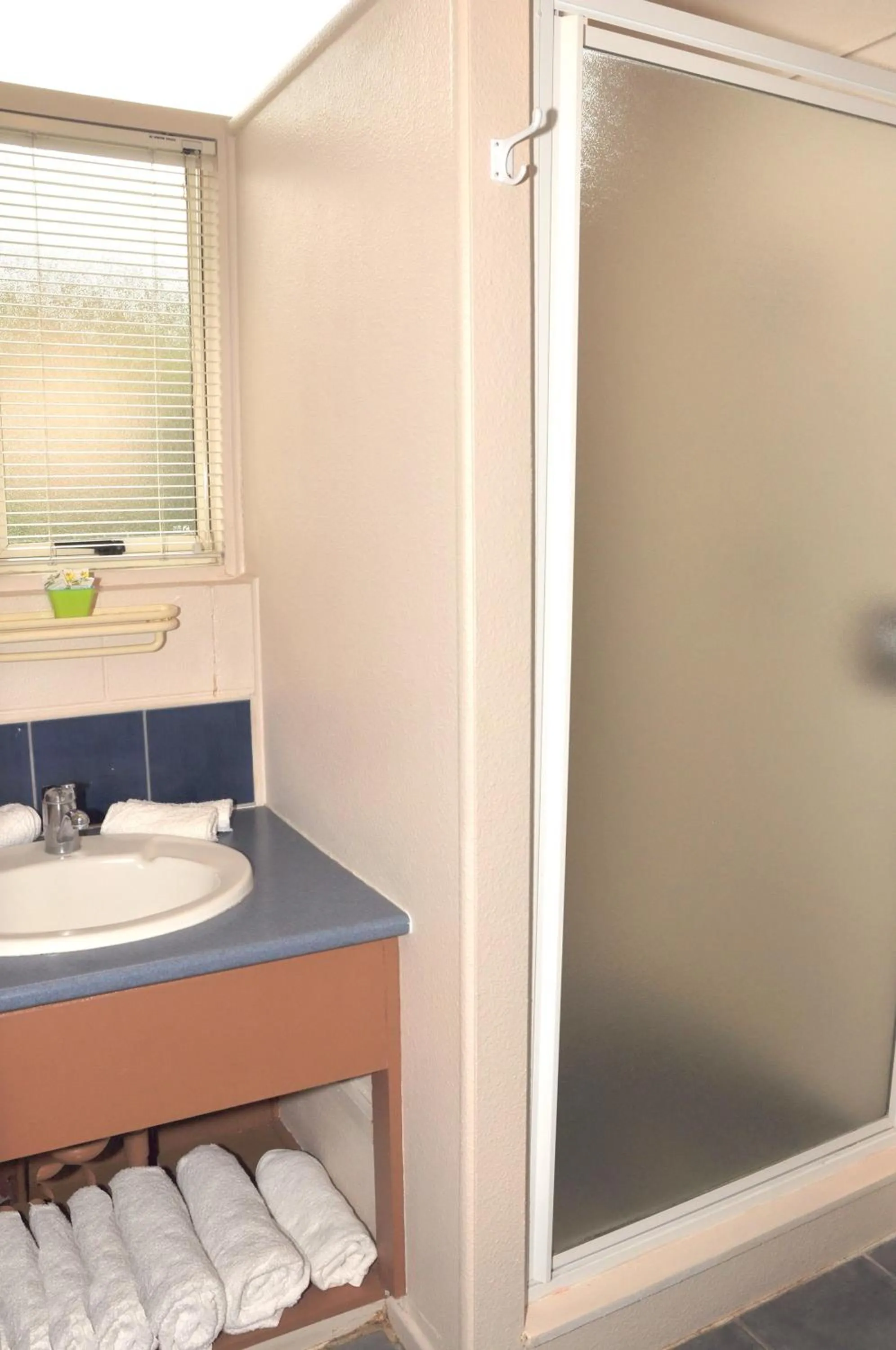 Bathroom in MALFROY Motor Lodge Rotorua