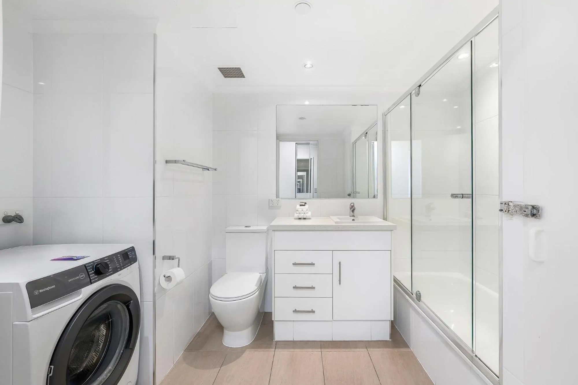 Bathroom in ULTIQA Points North