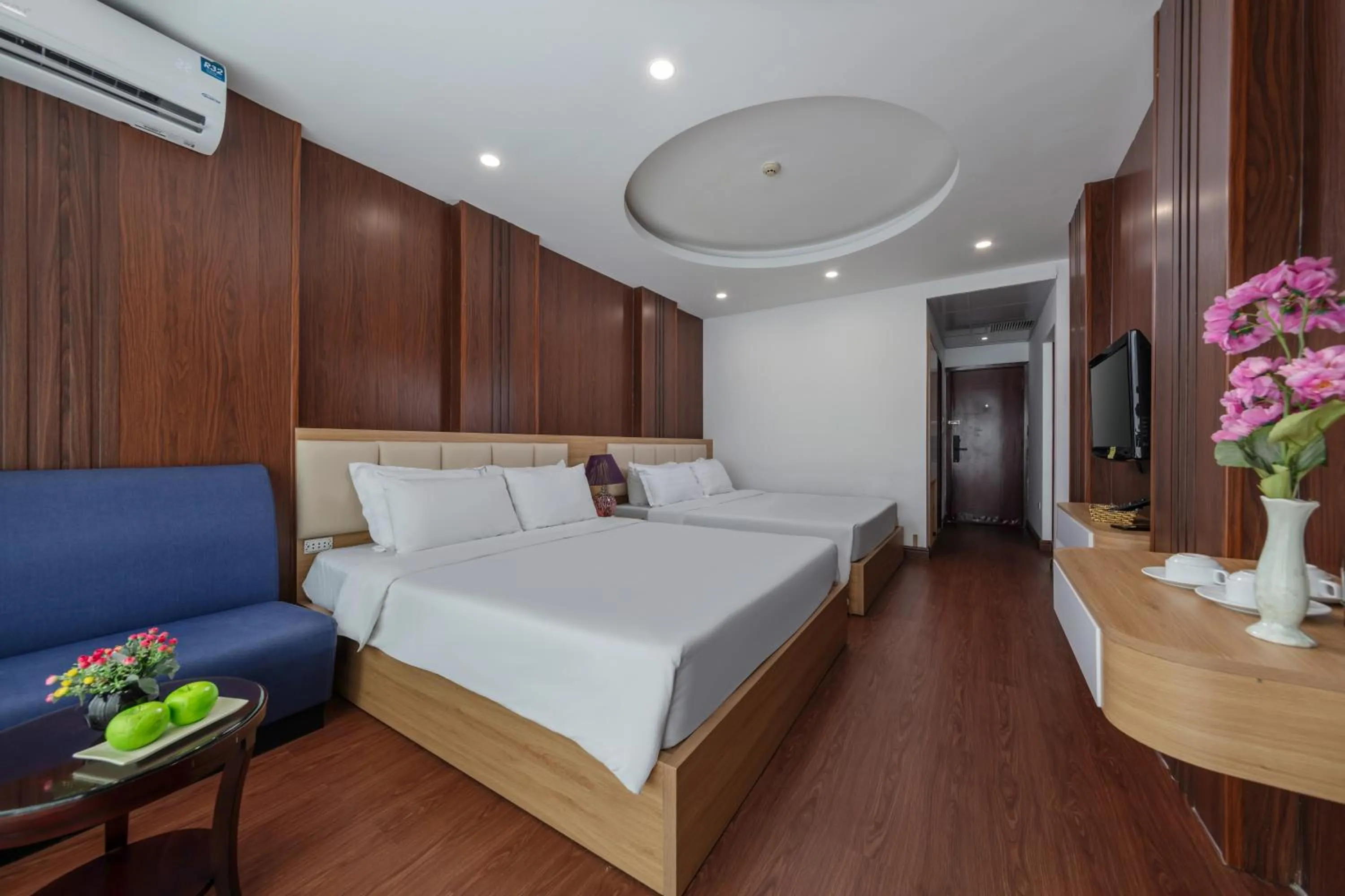 Bedroom, Bed in Millennium Hanoi Hotel