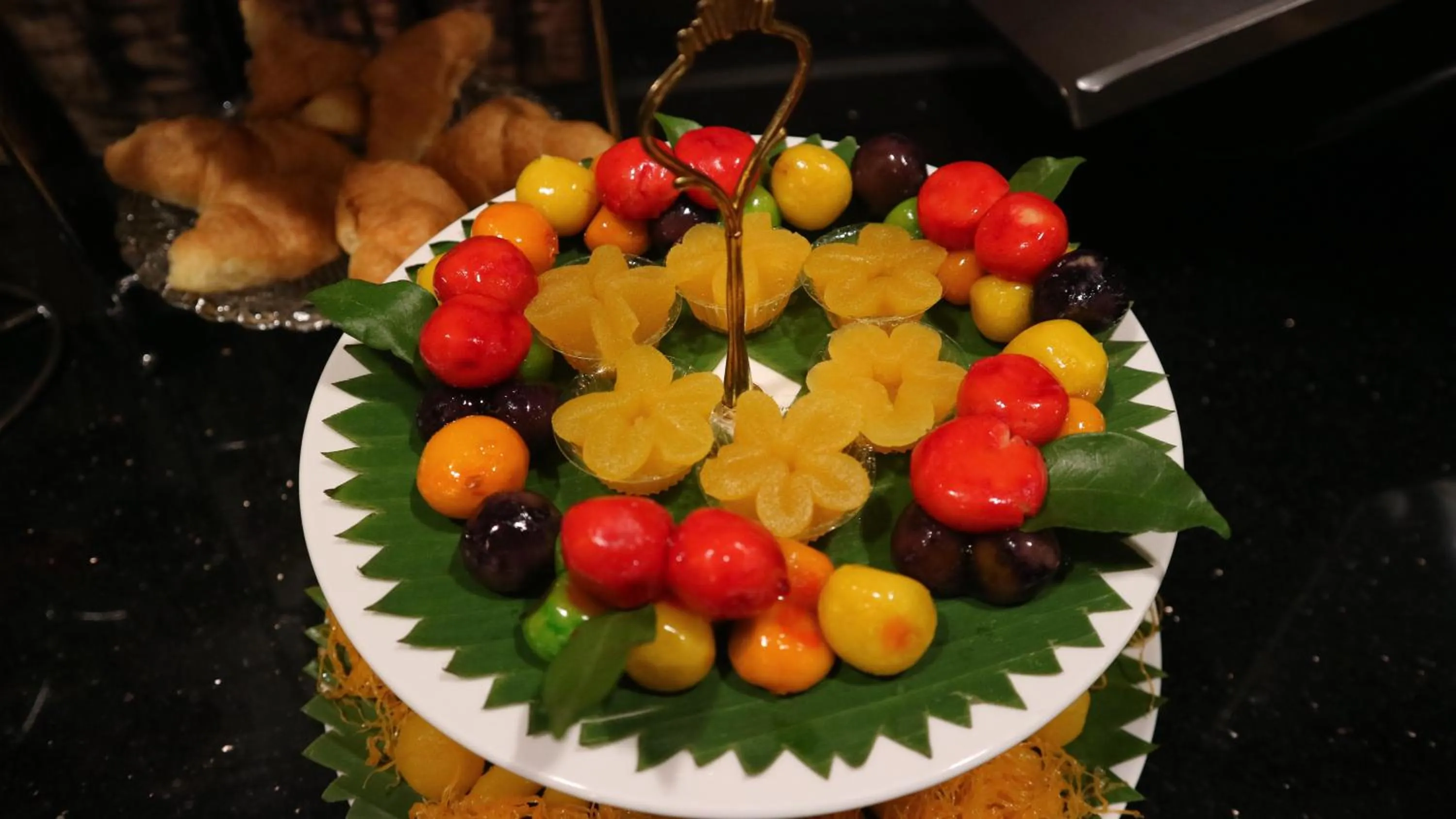 Food and drinks in Aiyaree Place Hotel SHA PLUS