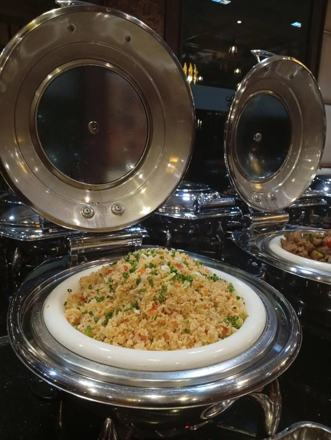 Restaurant/places to eat in Aiyaree Place Hotel SHA PLUS