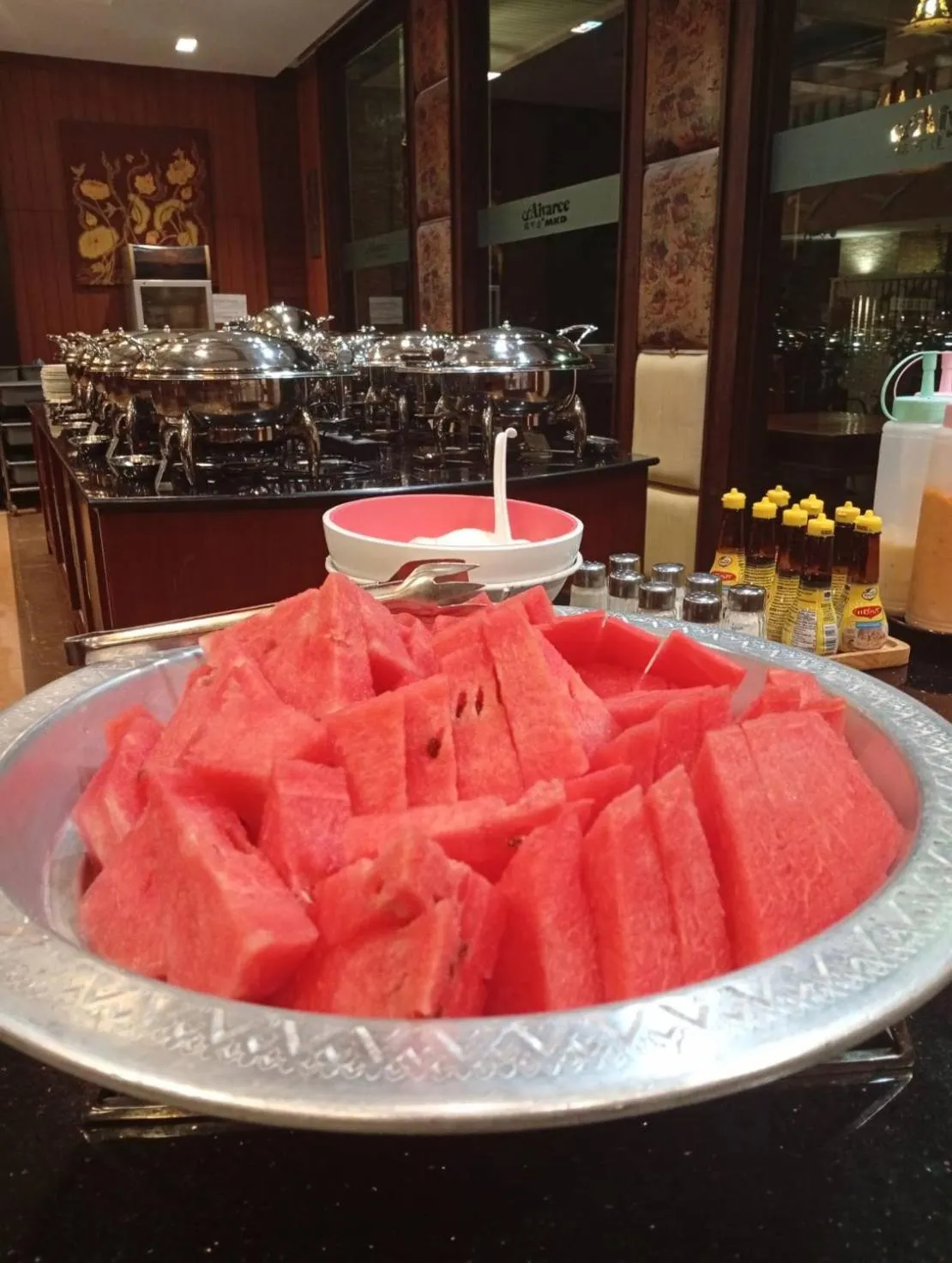 Restaurant/places to eat in Aiyaree Place Hotel SHA PLUS