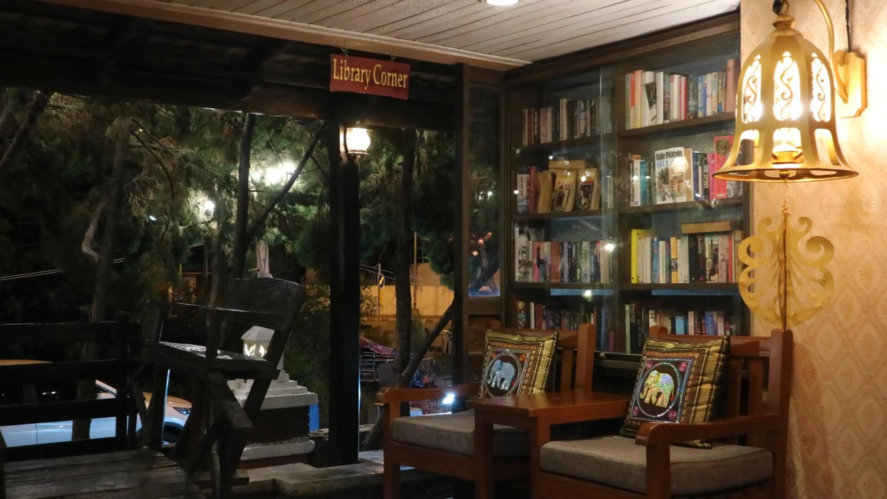 Library in Aiyaree Place Hotel SHA PLUS