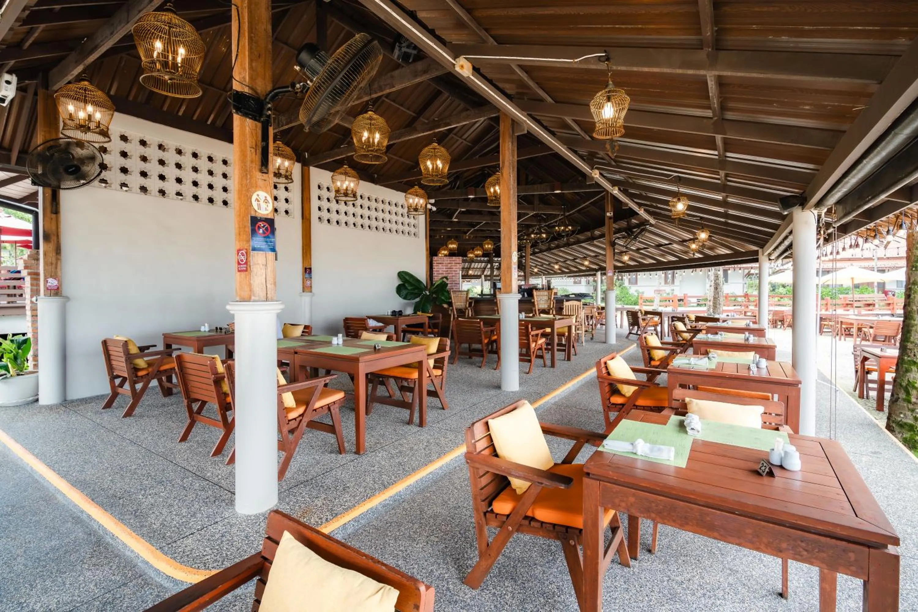 Restaurant/places to eat in Khaolak Laguna Resort