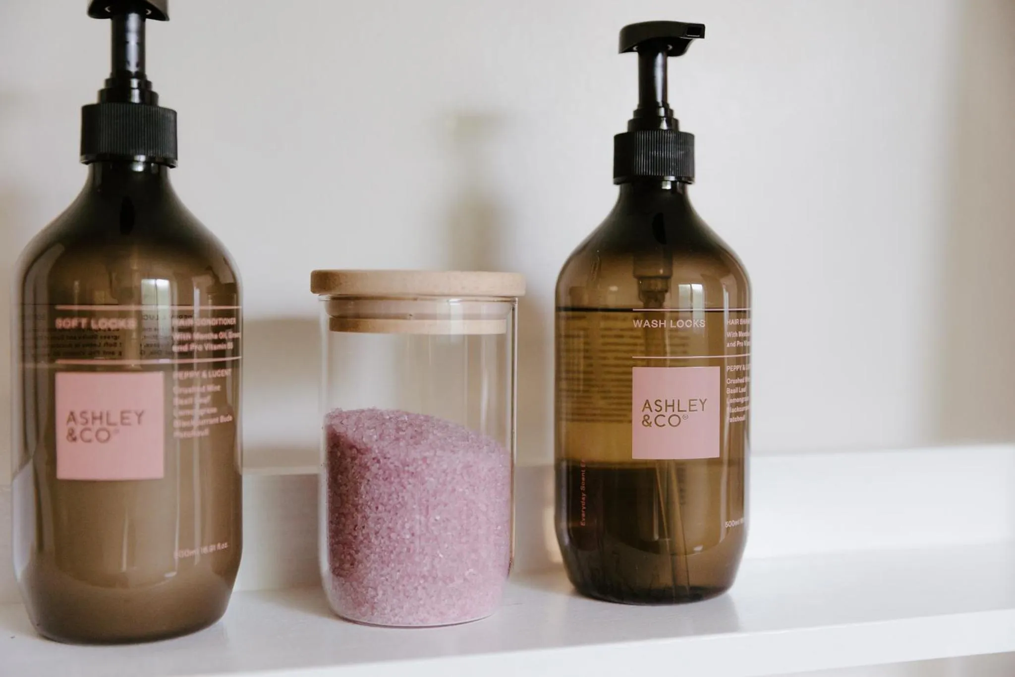 Shower in Amber Court Motel Nelson