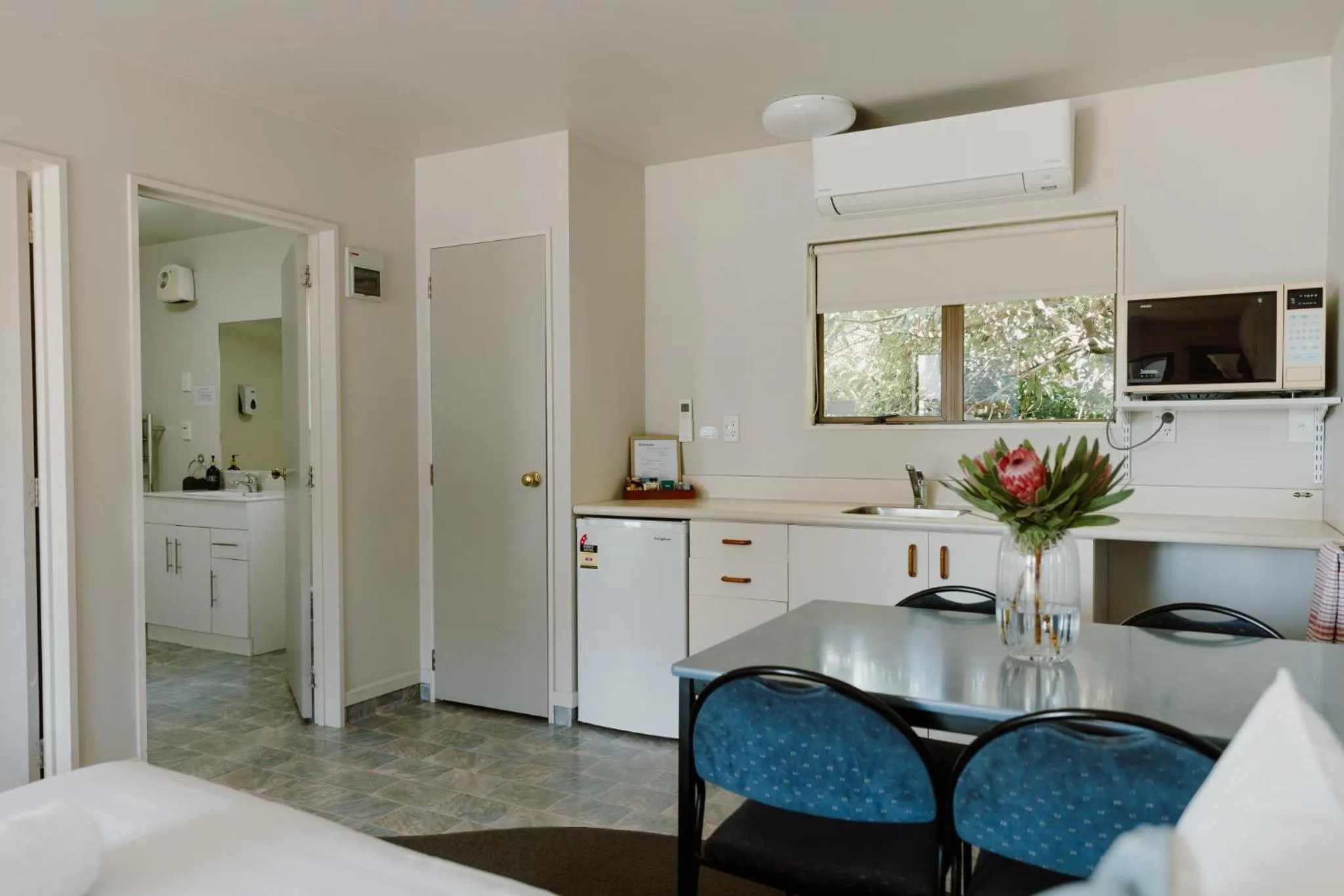 Bed in Amber Court Motel Nelson