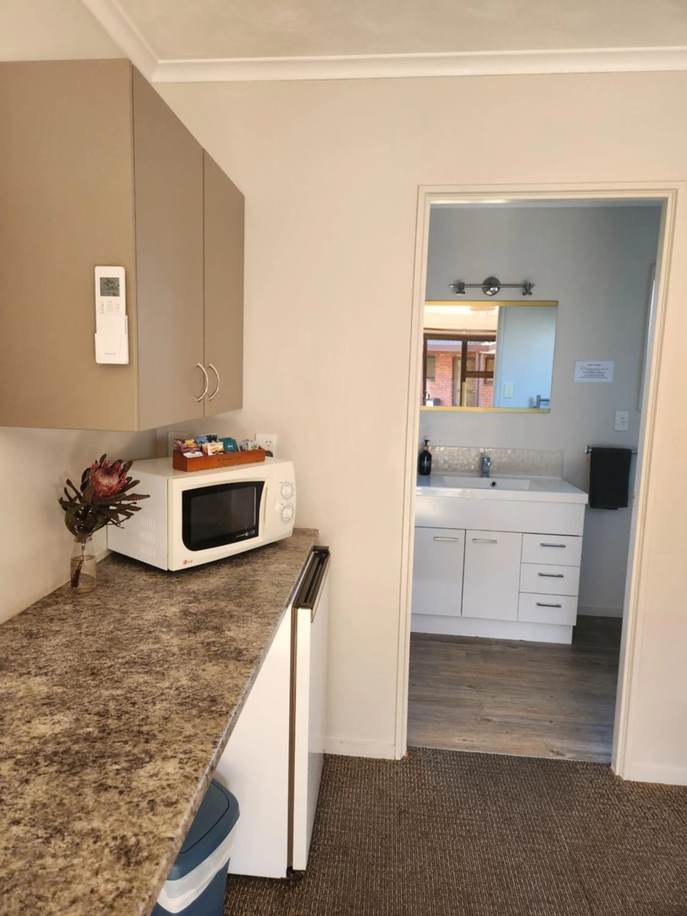 Standard Triple Studio in Amber Court Motel Nelson