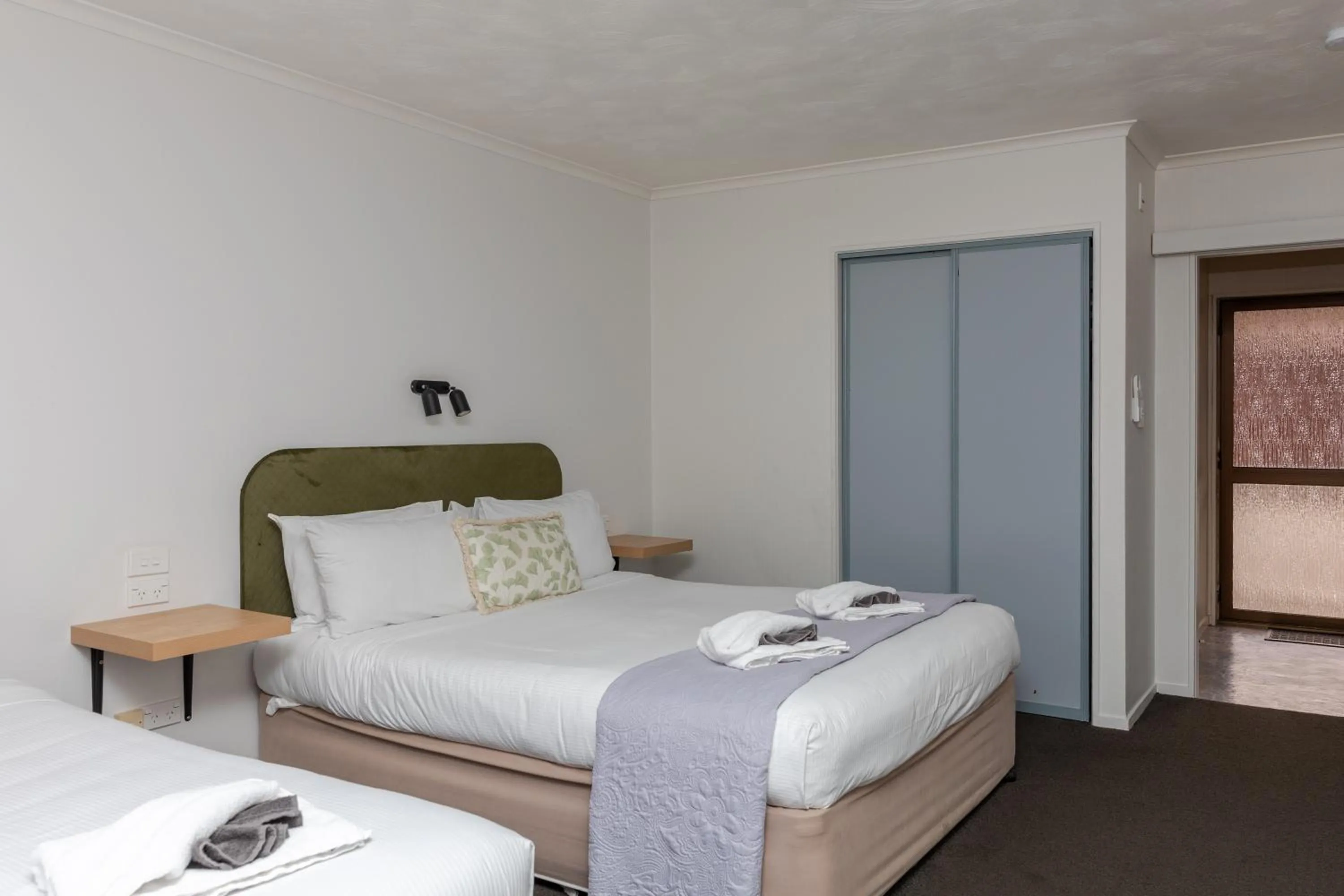 Bed in Amber Court Motel Nelson