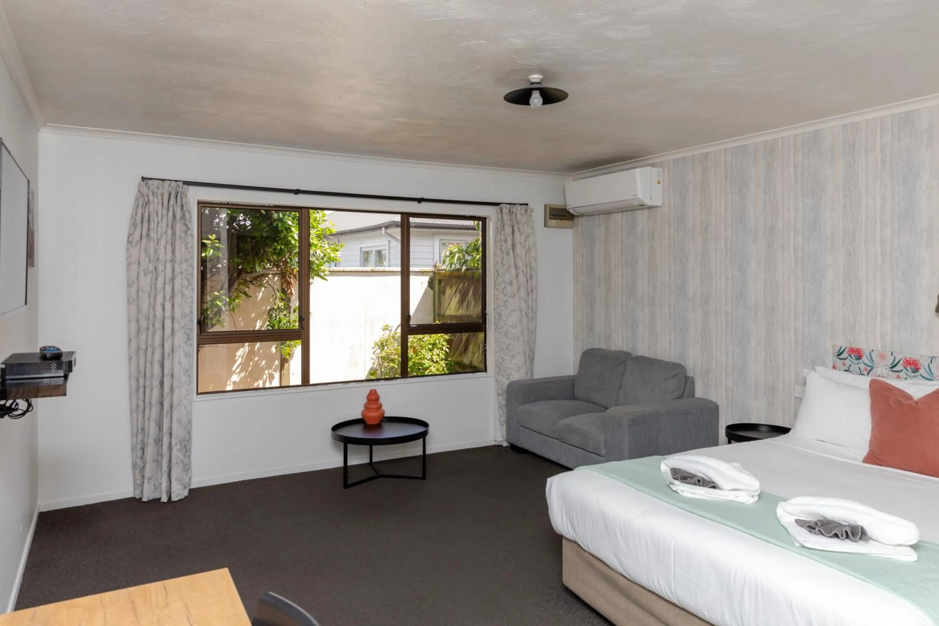 Bed in Amber Court Motel Nelson