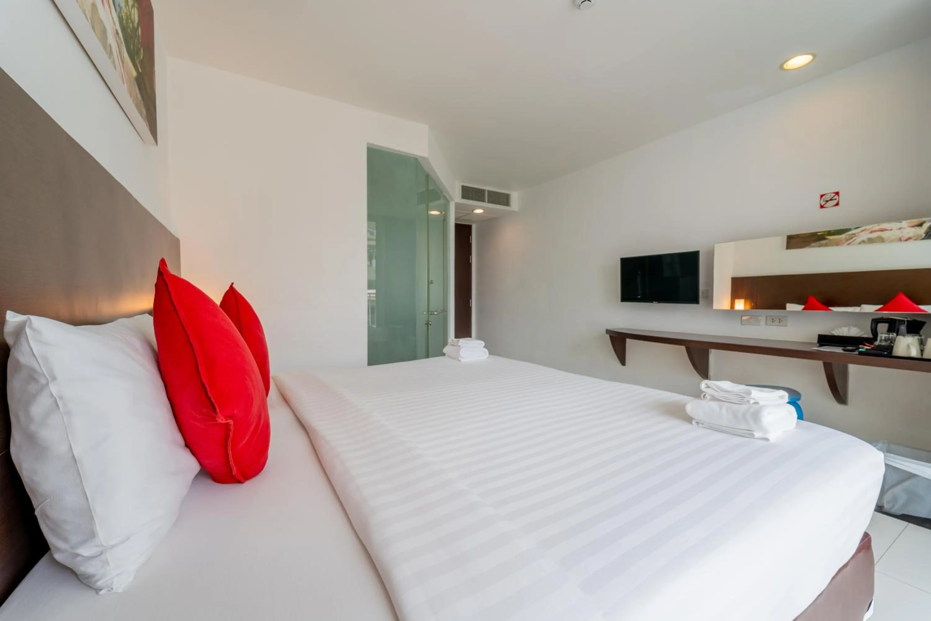 Bedroom, Bed in Rodina Beach Hotel