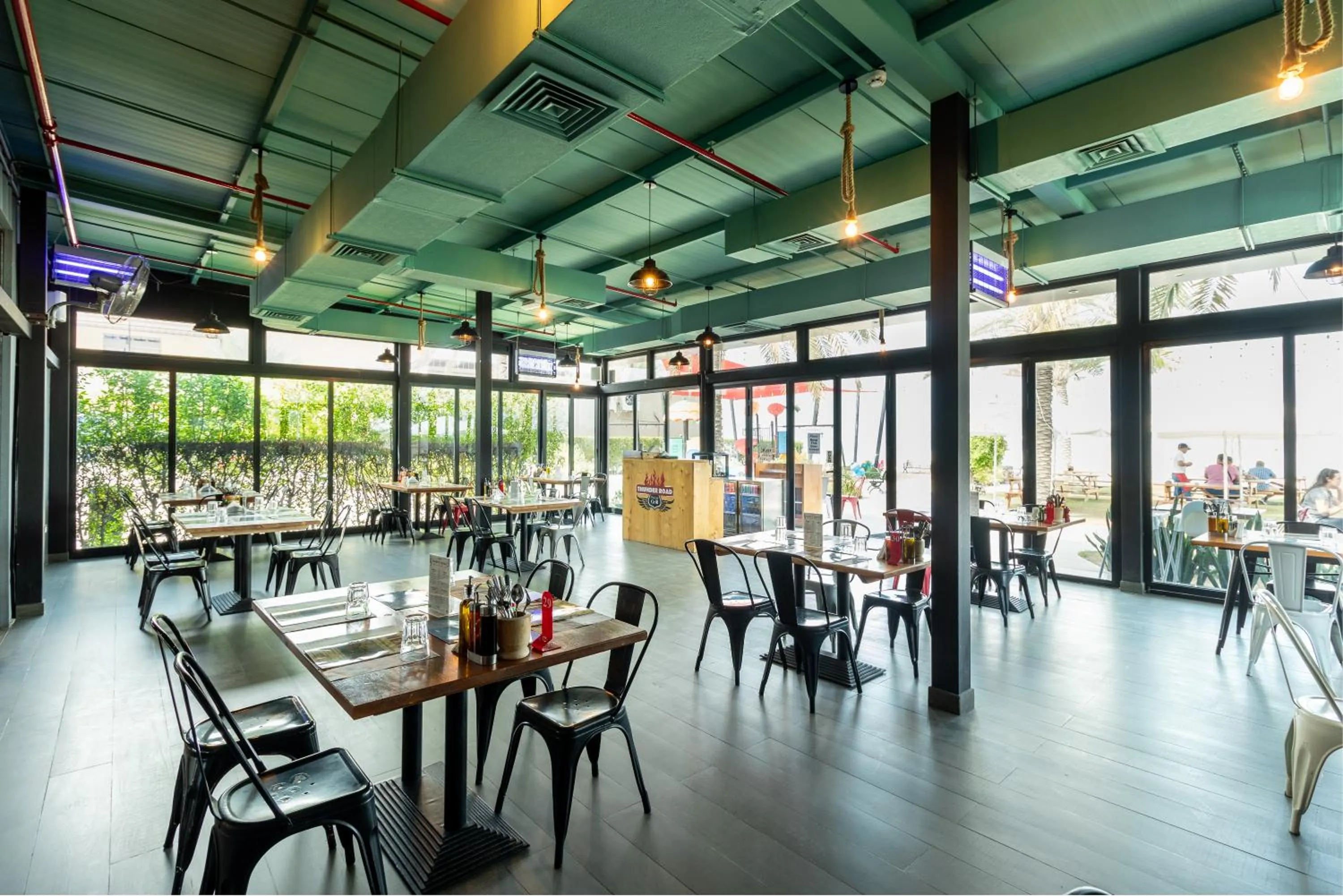 Restaurant/places to eat in Barracuda Resort