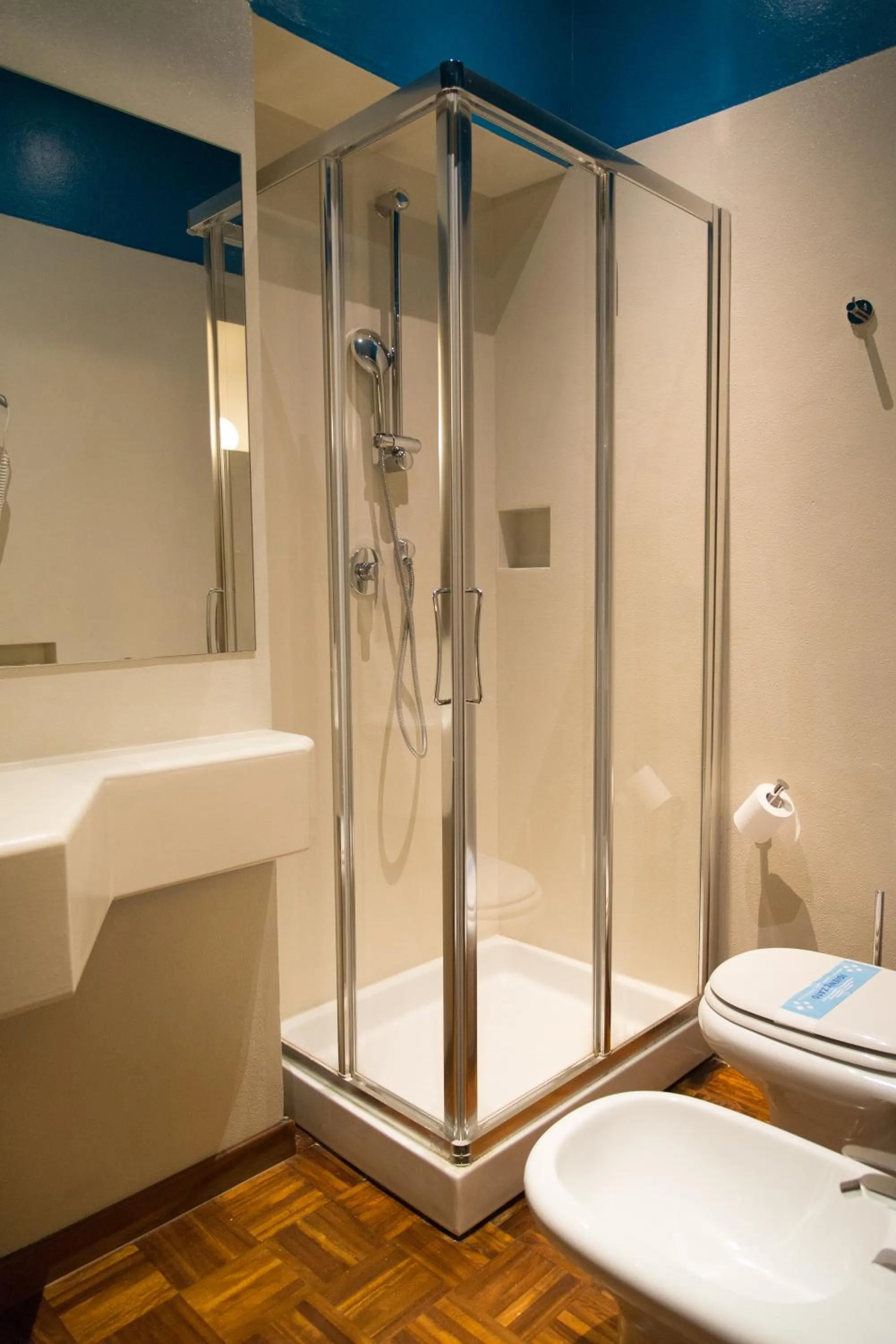 Shower in Hotel Diana & Depandance