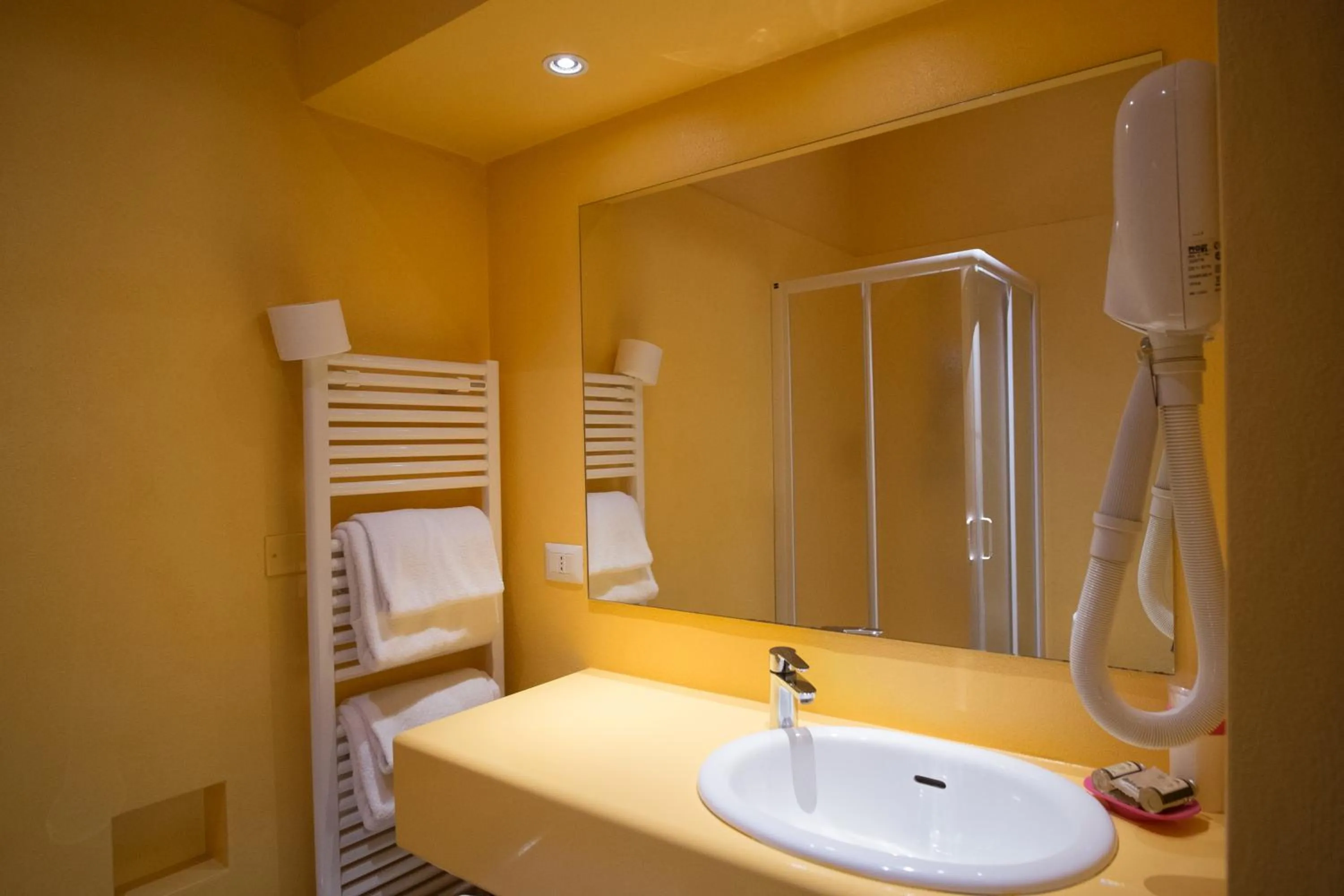 Bathroom in Hotel Diana & Depandance