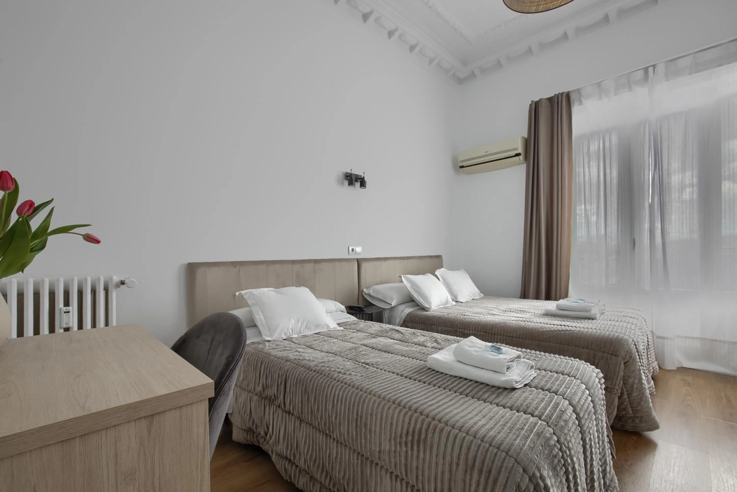 Photo of the whole room, Bed in Hostal Besaya