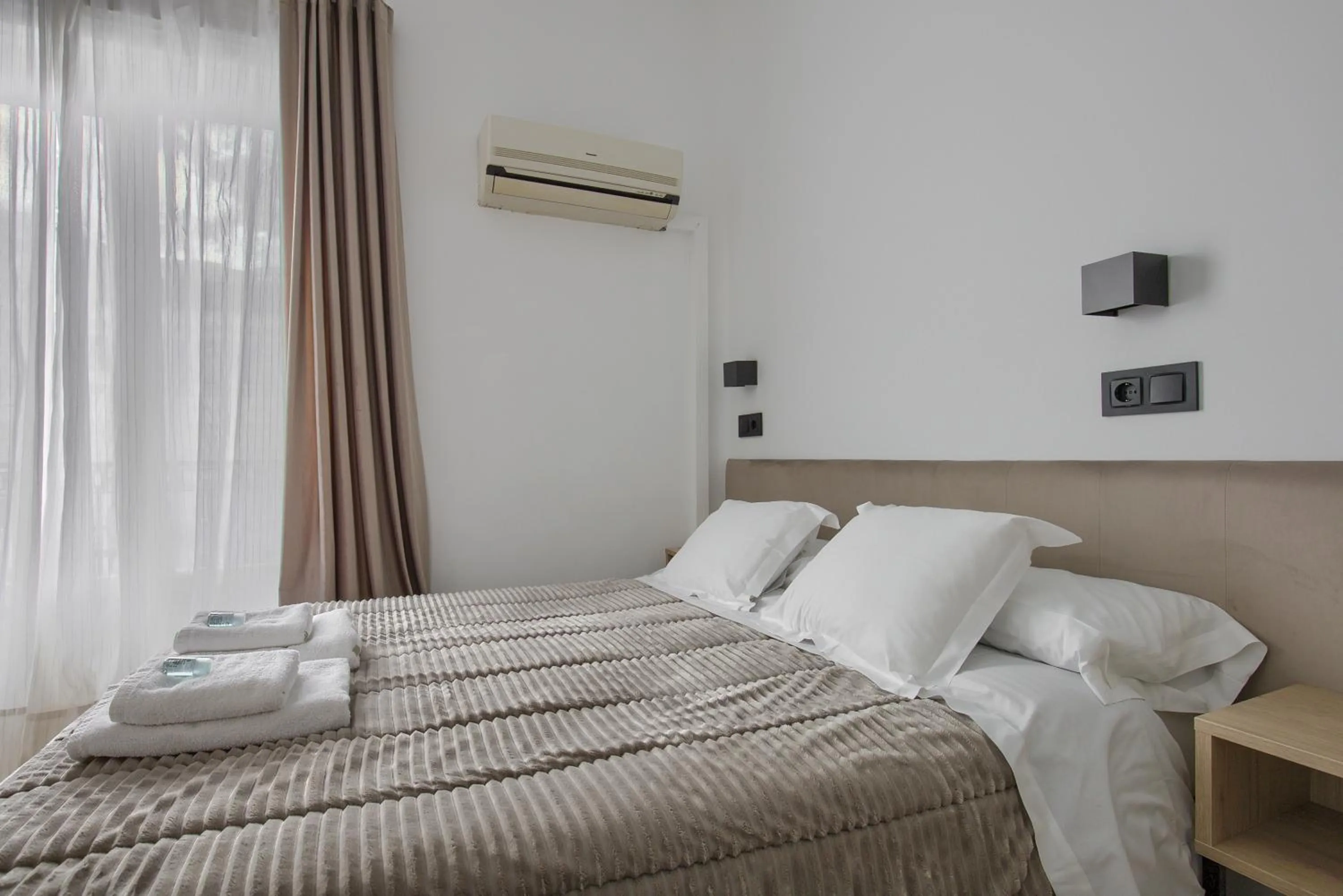 Bed in Hostal Besaya