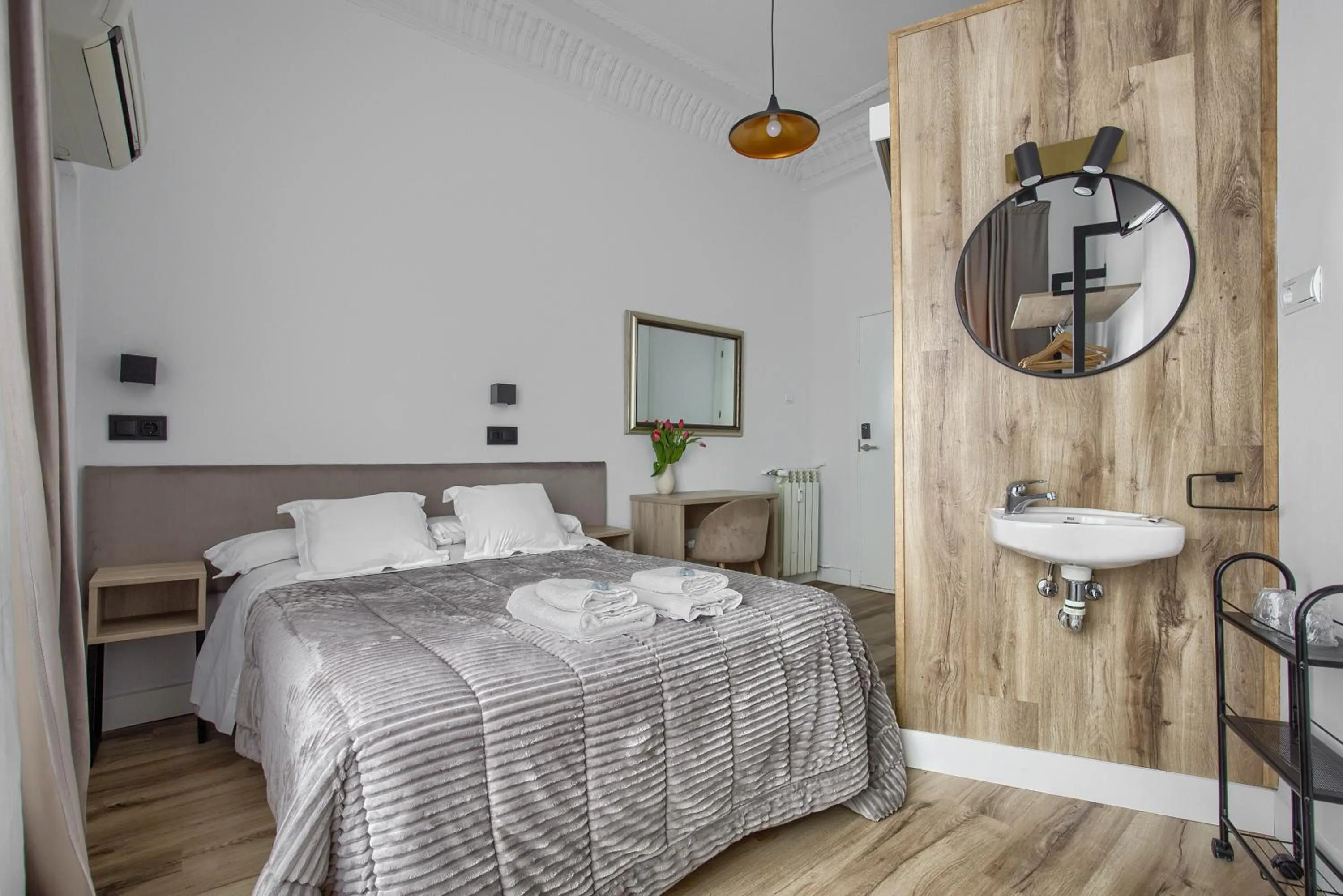 Bed in Hostal Besaya