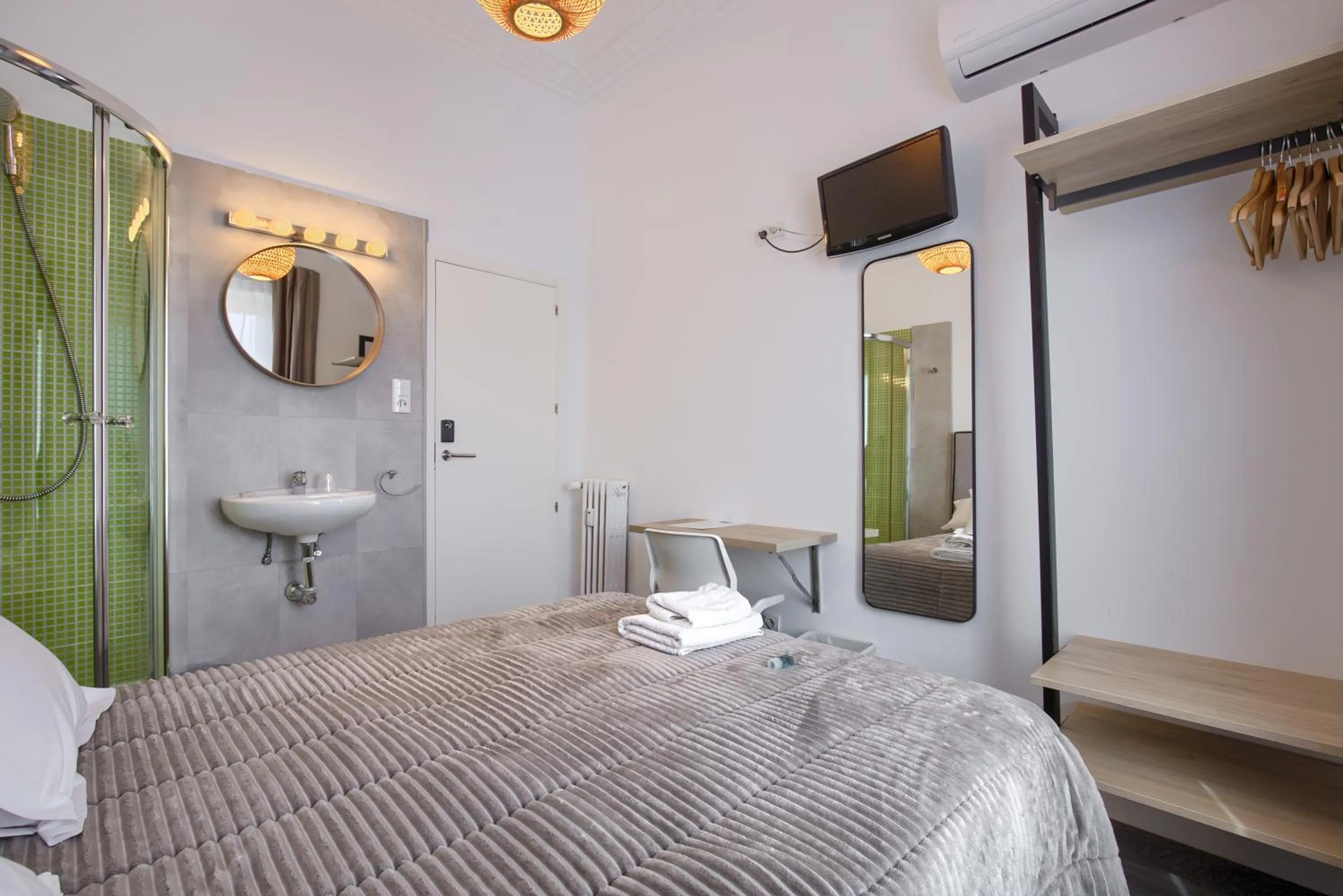 Bed in Hostal Besaya