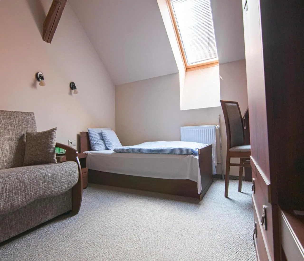 Photo of the whole room, Bed in Pension Horse Inn