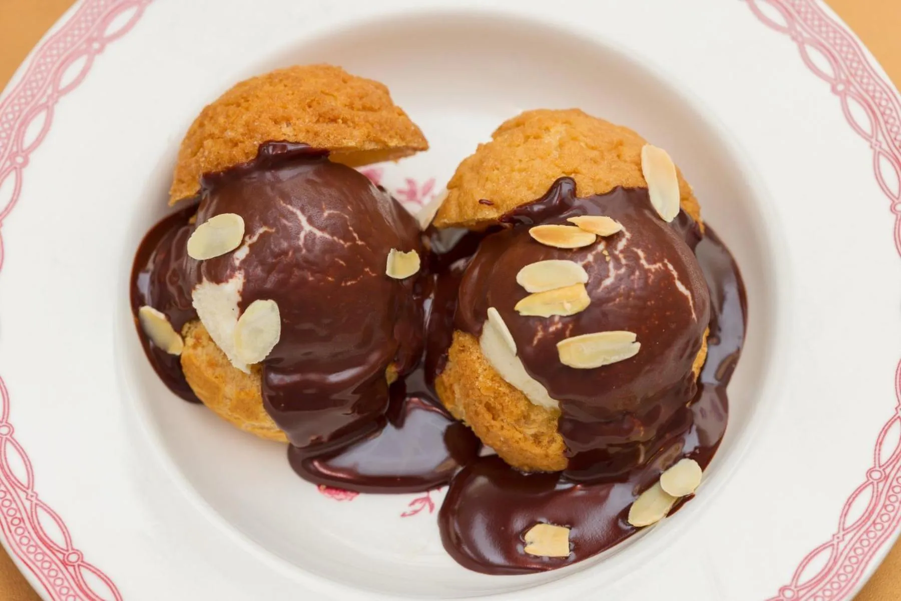 Food and drinks in Logis Hostellerie la Chaumière