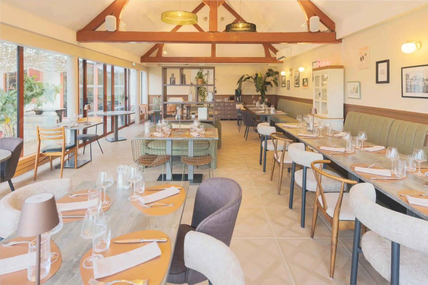 Restaurant/places to eat in Logis Hostellerie la Chaumière