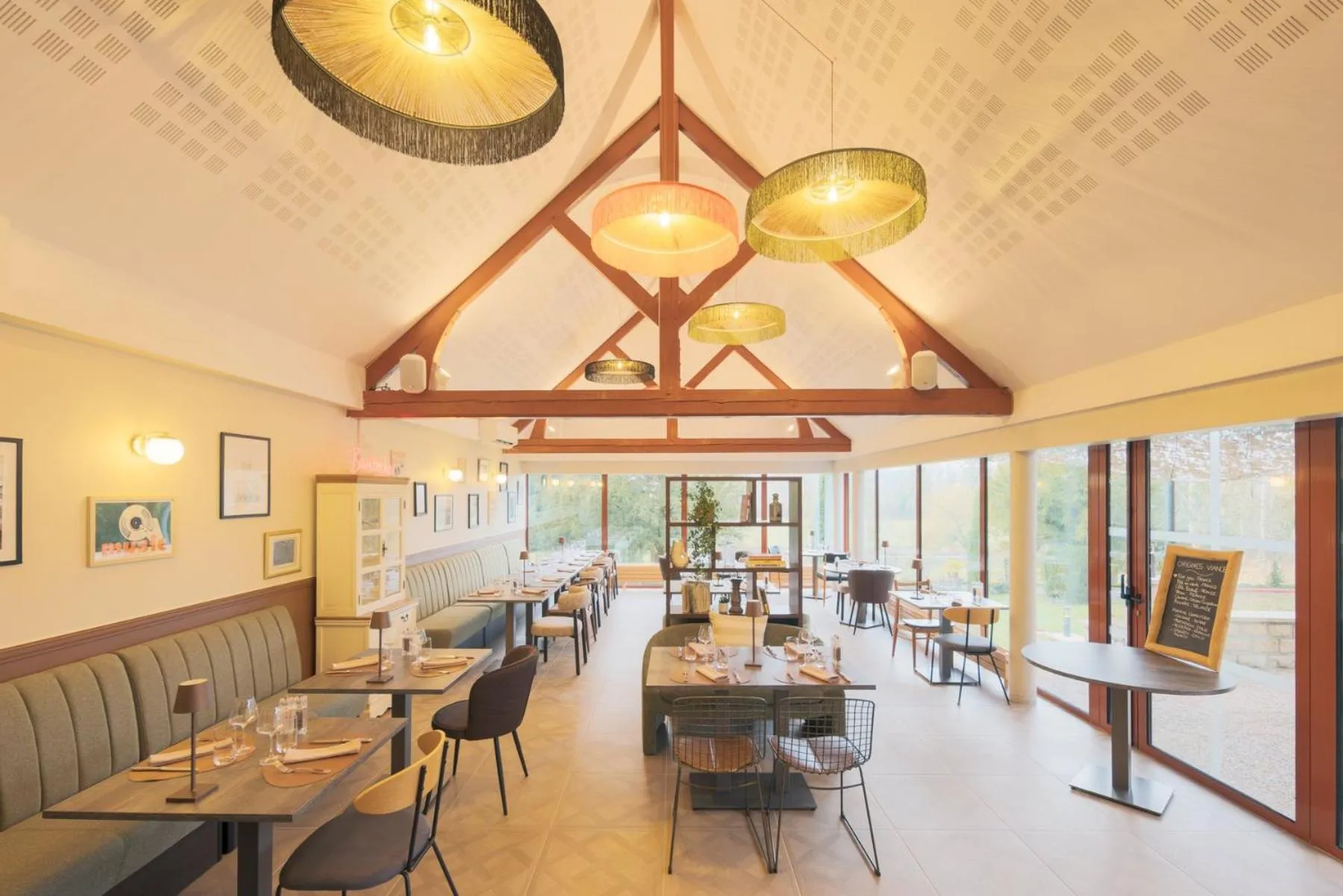 Restaurant/places to eat in Logis Hostellerie la Chaumière