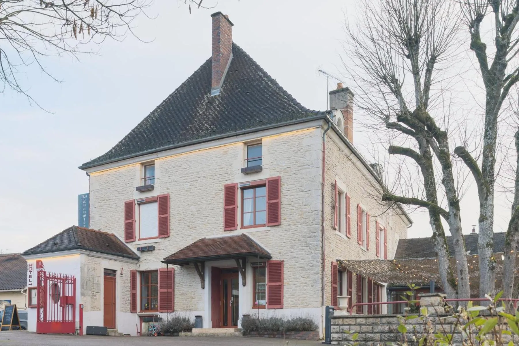 Property building in Logis Hostellerie la Chaumière