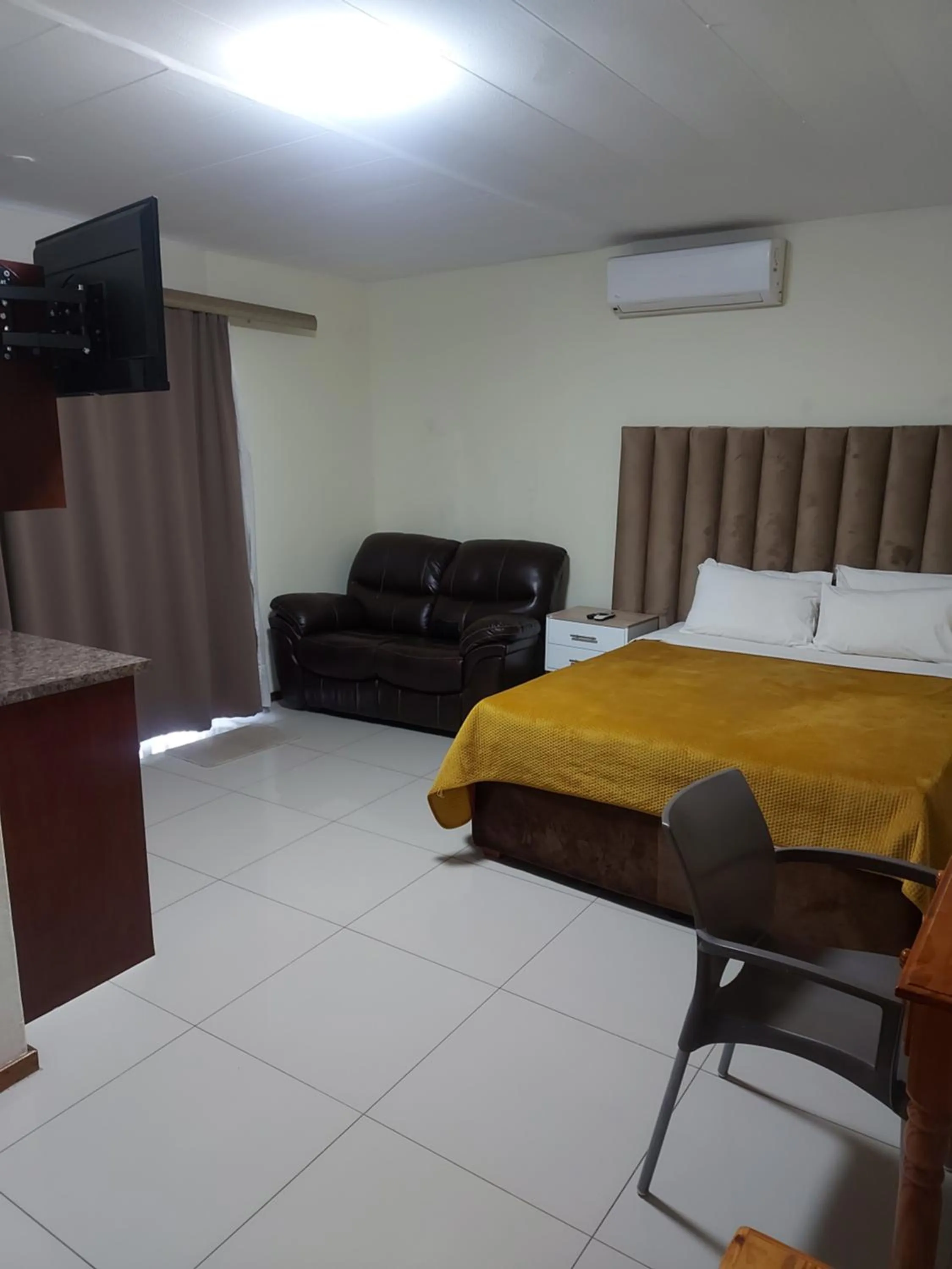 Bed in Purple Olive Guest House