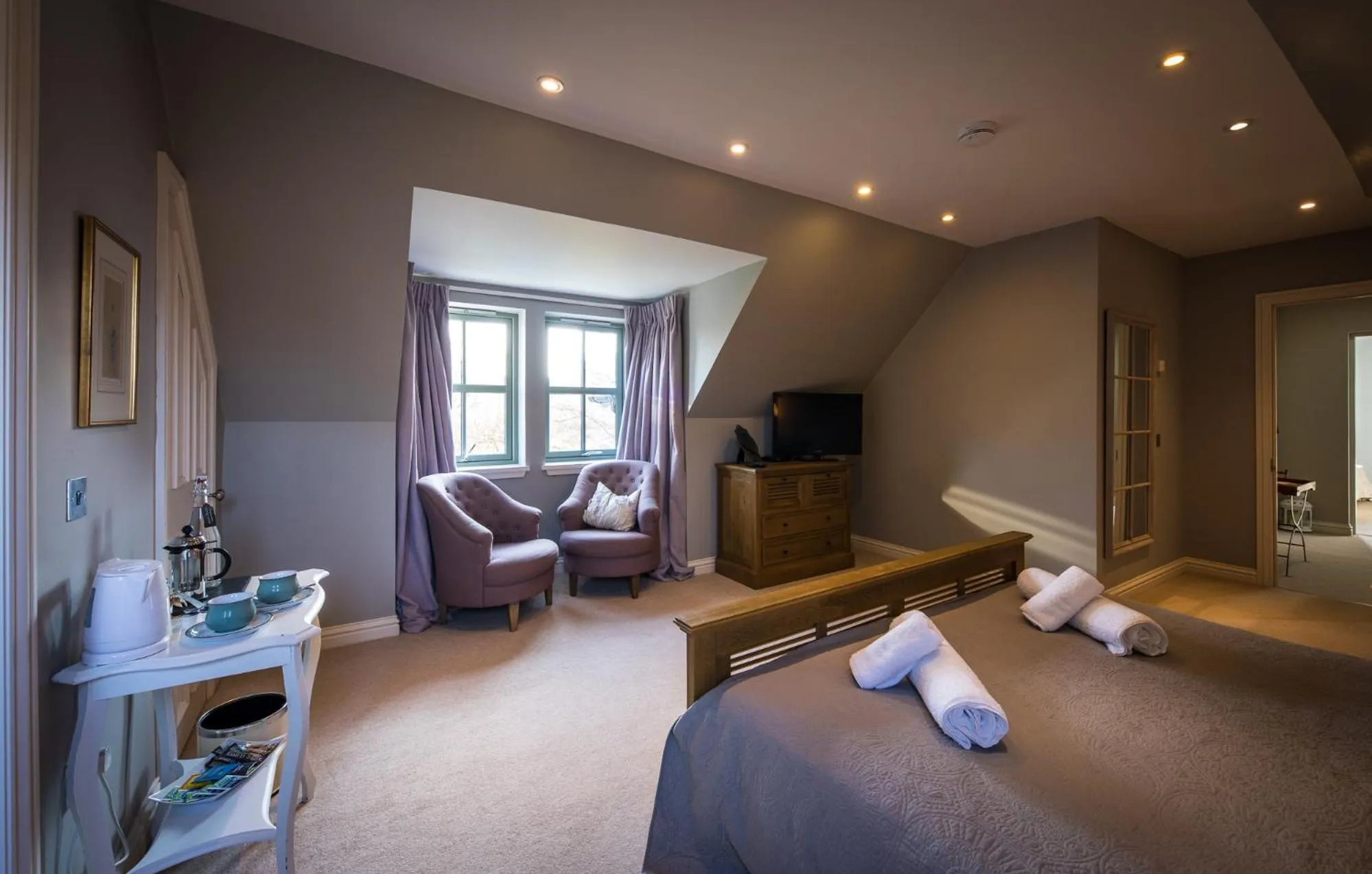 Photo of the whole room in Canowindra