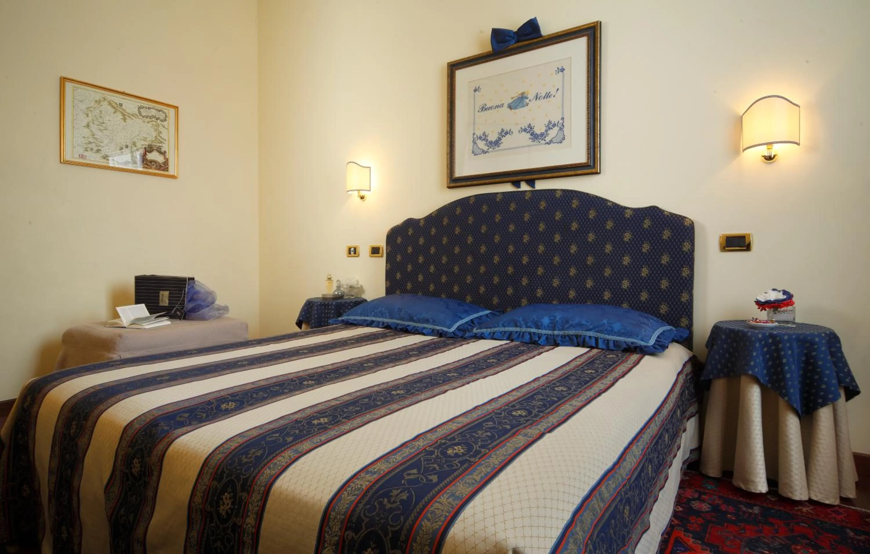 Communal lounge/ TV room, Bed in Casa Villa Gardenia - Venice