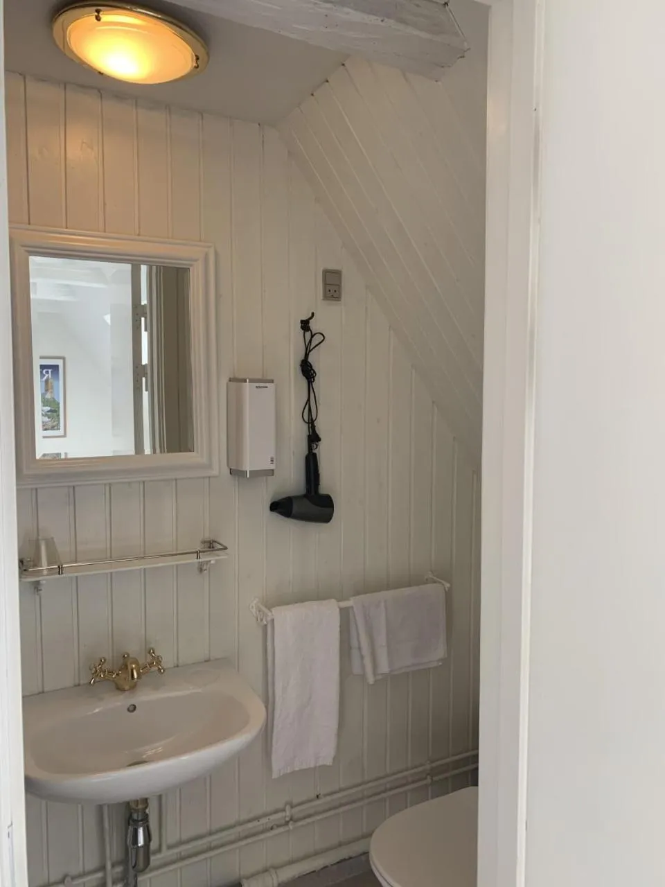 Bathroom in Den Gamle Arrest