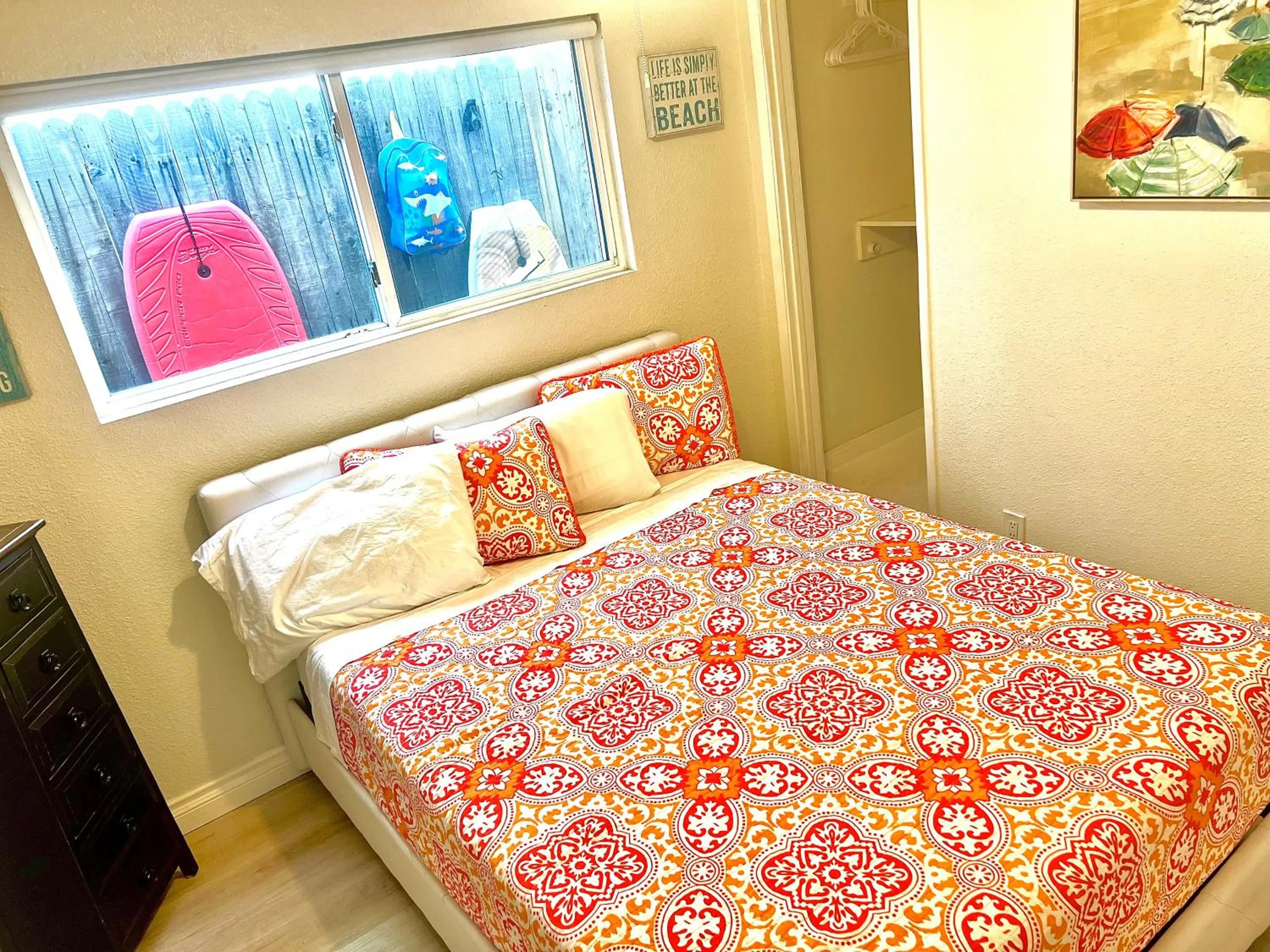 Bedroom, Bed in Sweet Beach Duplex