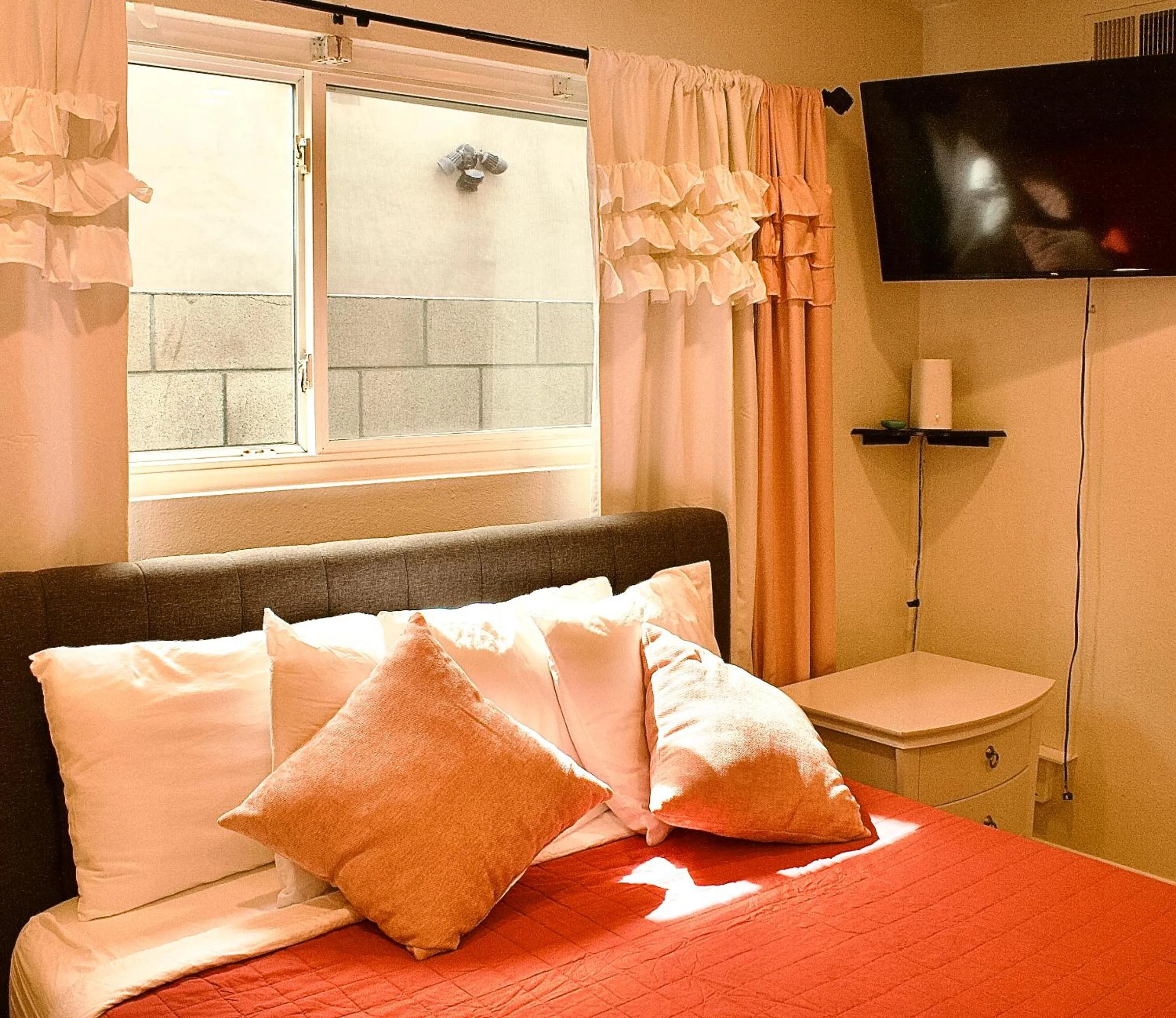 Bedroom, Bed in Sweet Beach Duplex