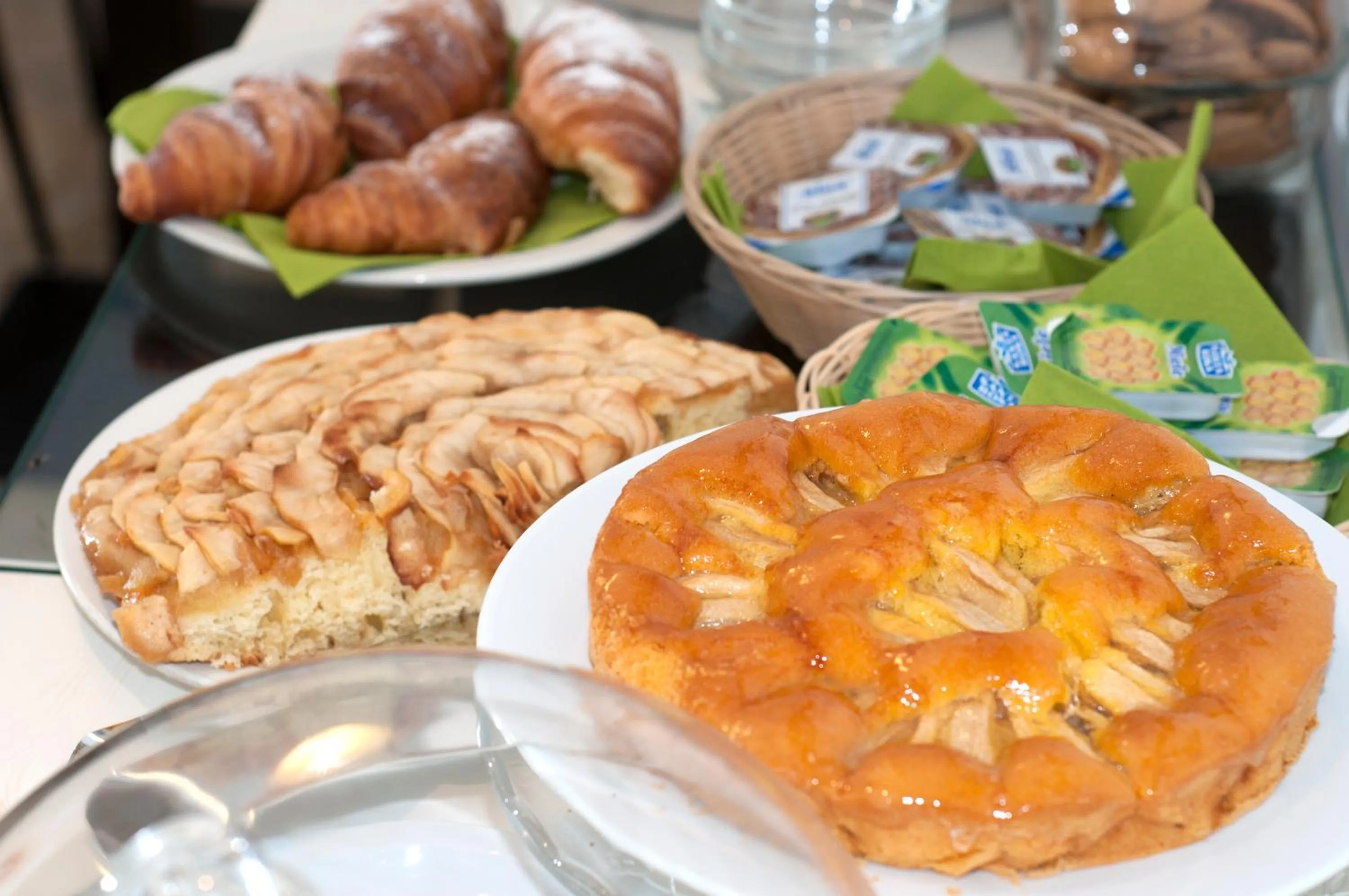 Food and drinks in Hotel Ave