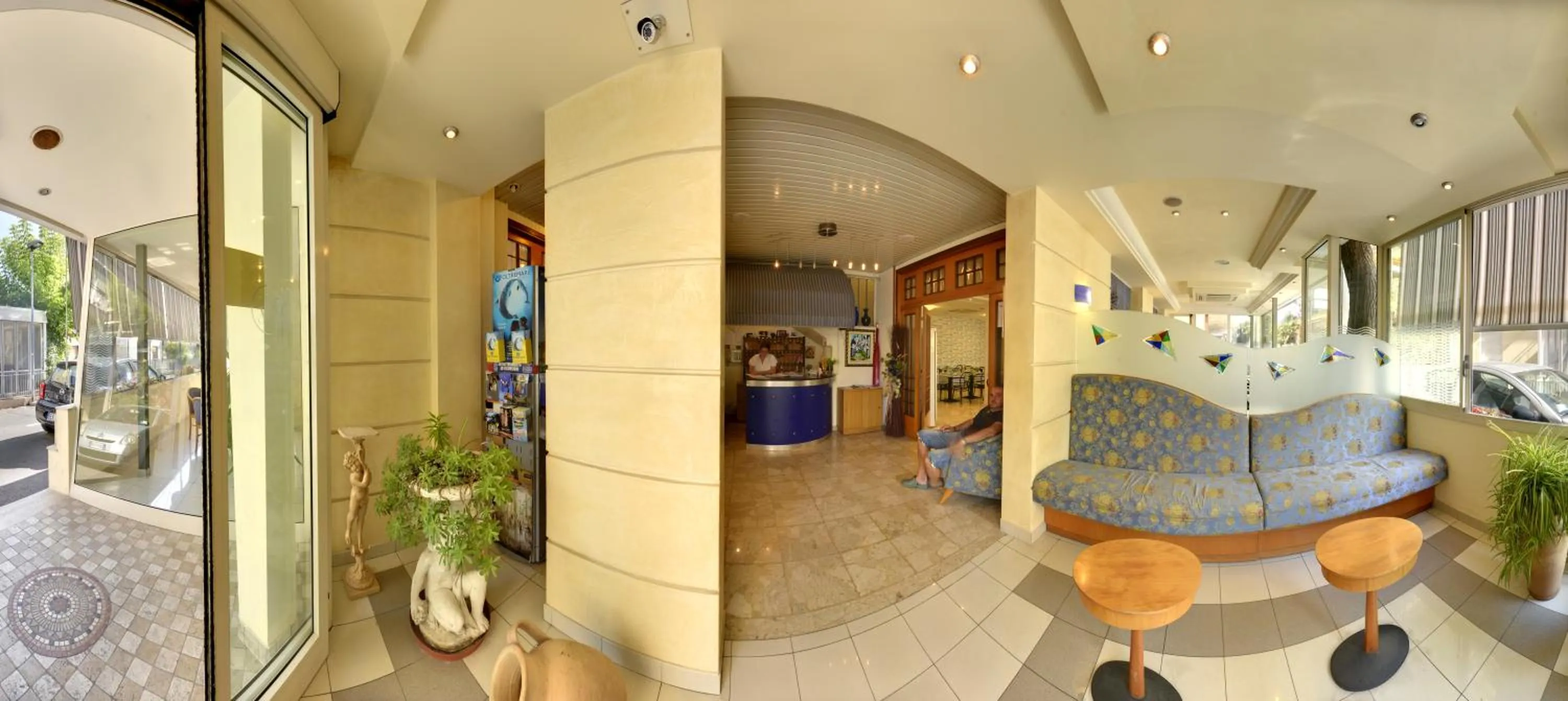 Facade/entrance in Hotel Ave