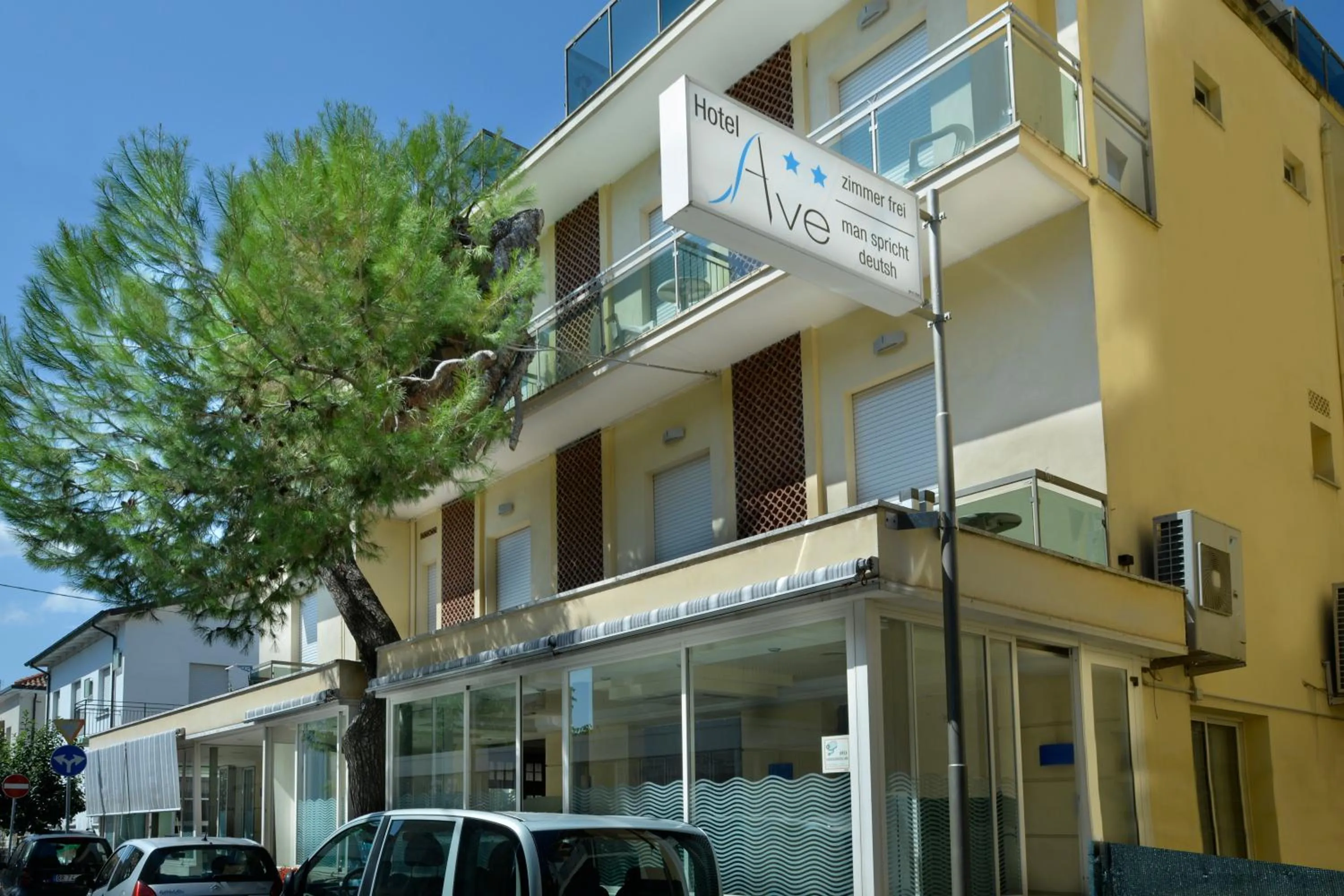 Property building in Hotel Ave