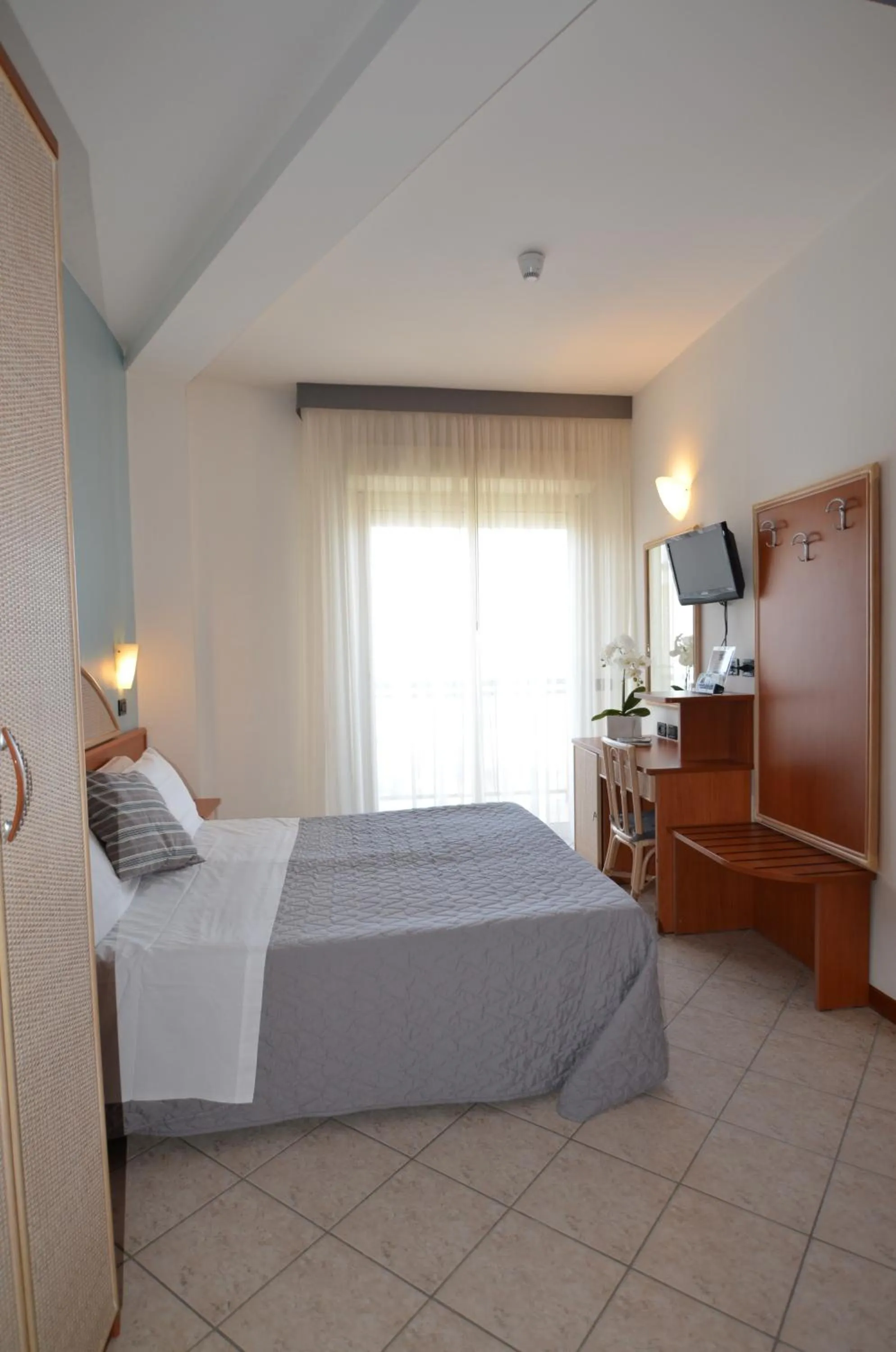 Bedroom, Bed in Hotel Londra