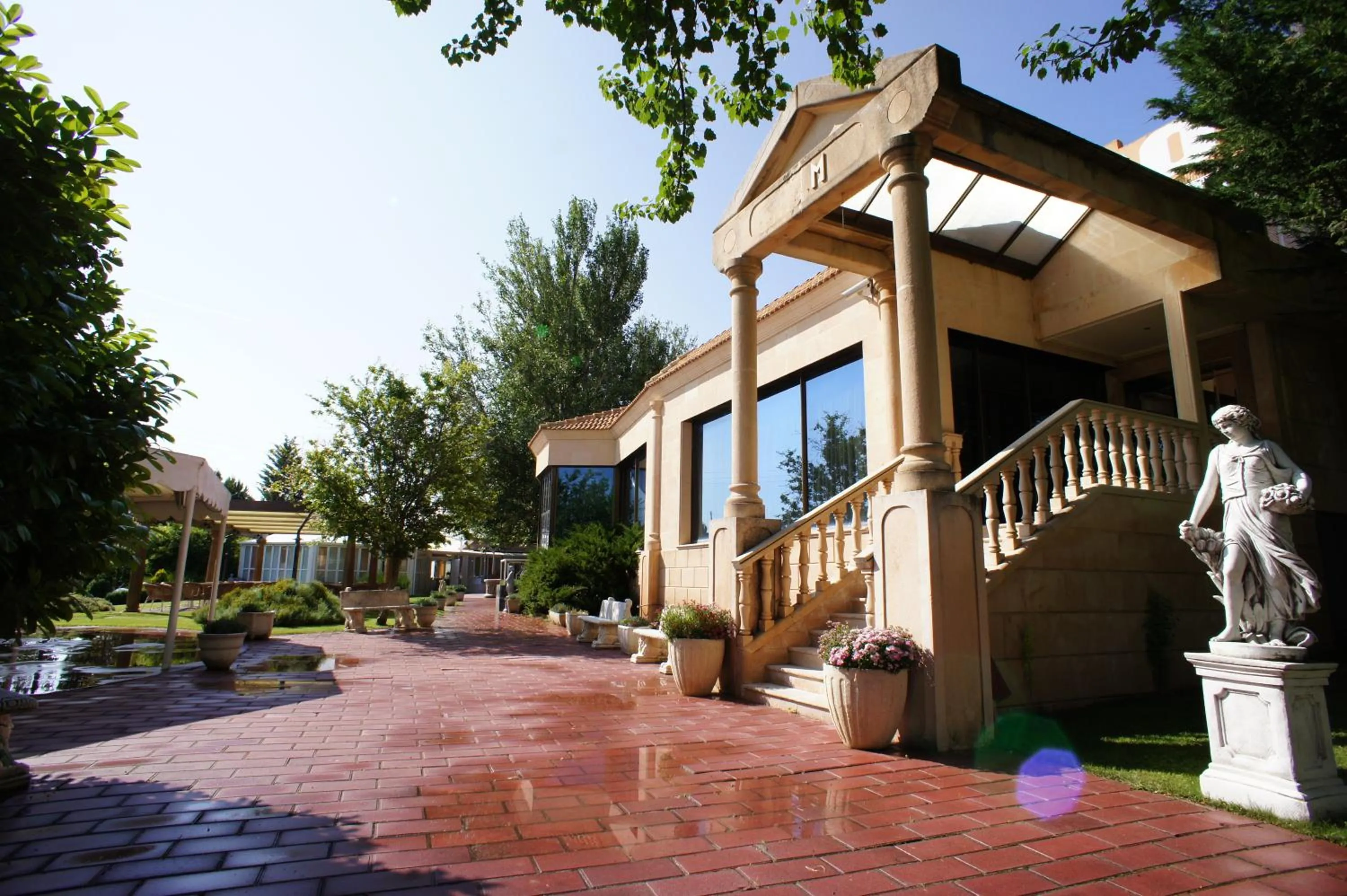 Property building in Hotel Montermoso