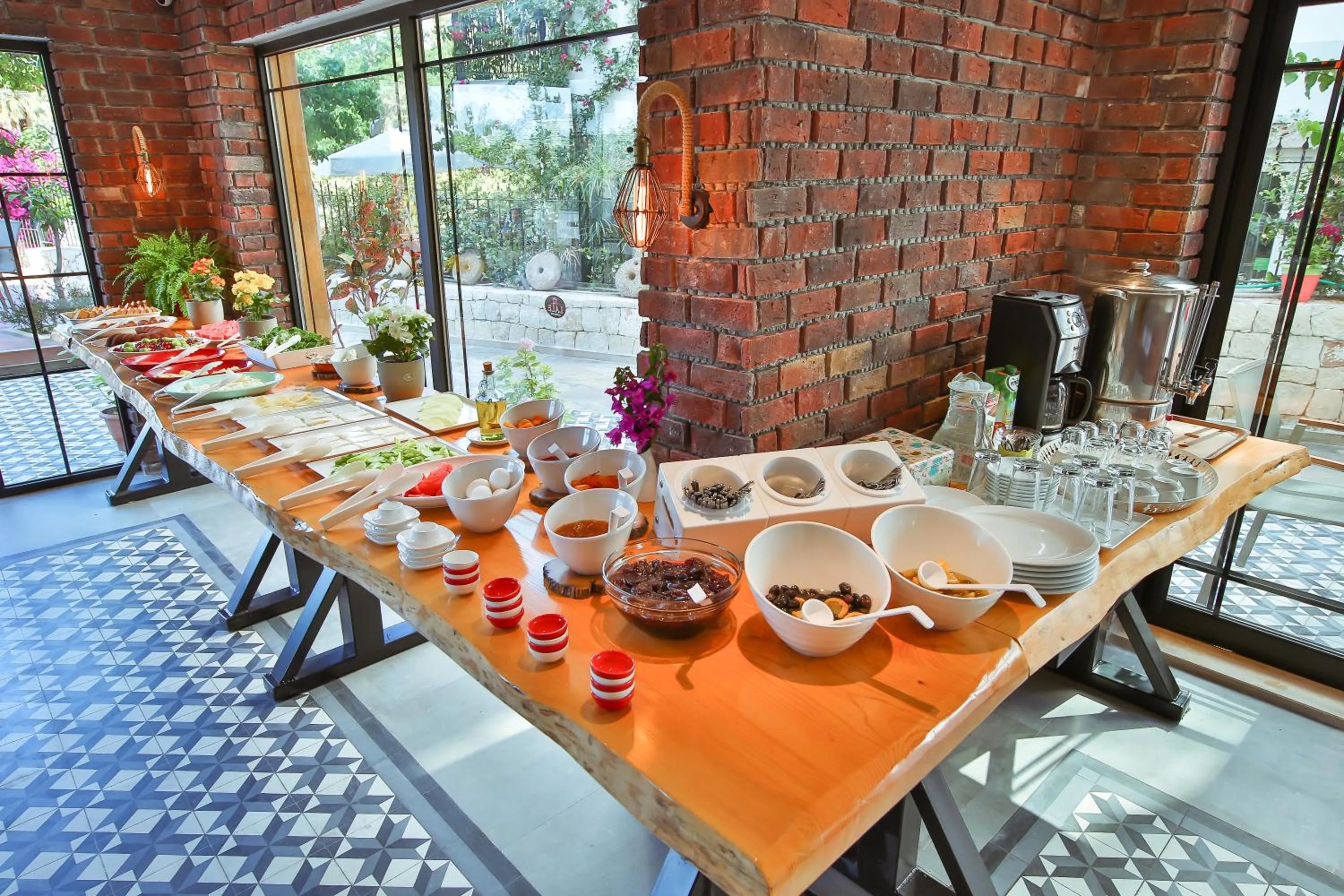 Facade/entrance in Lale Hotel