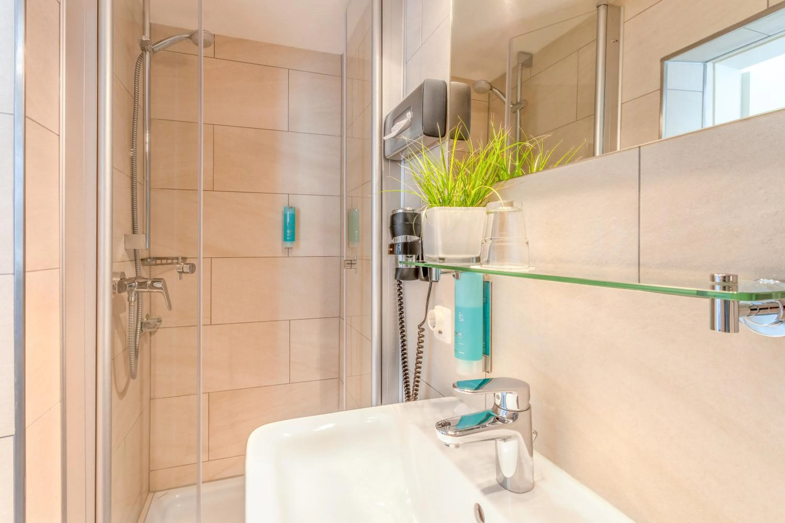 Shower in Hotel Strandschlösschen