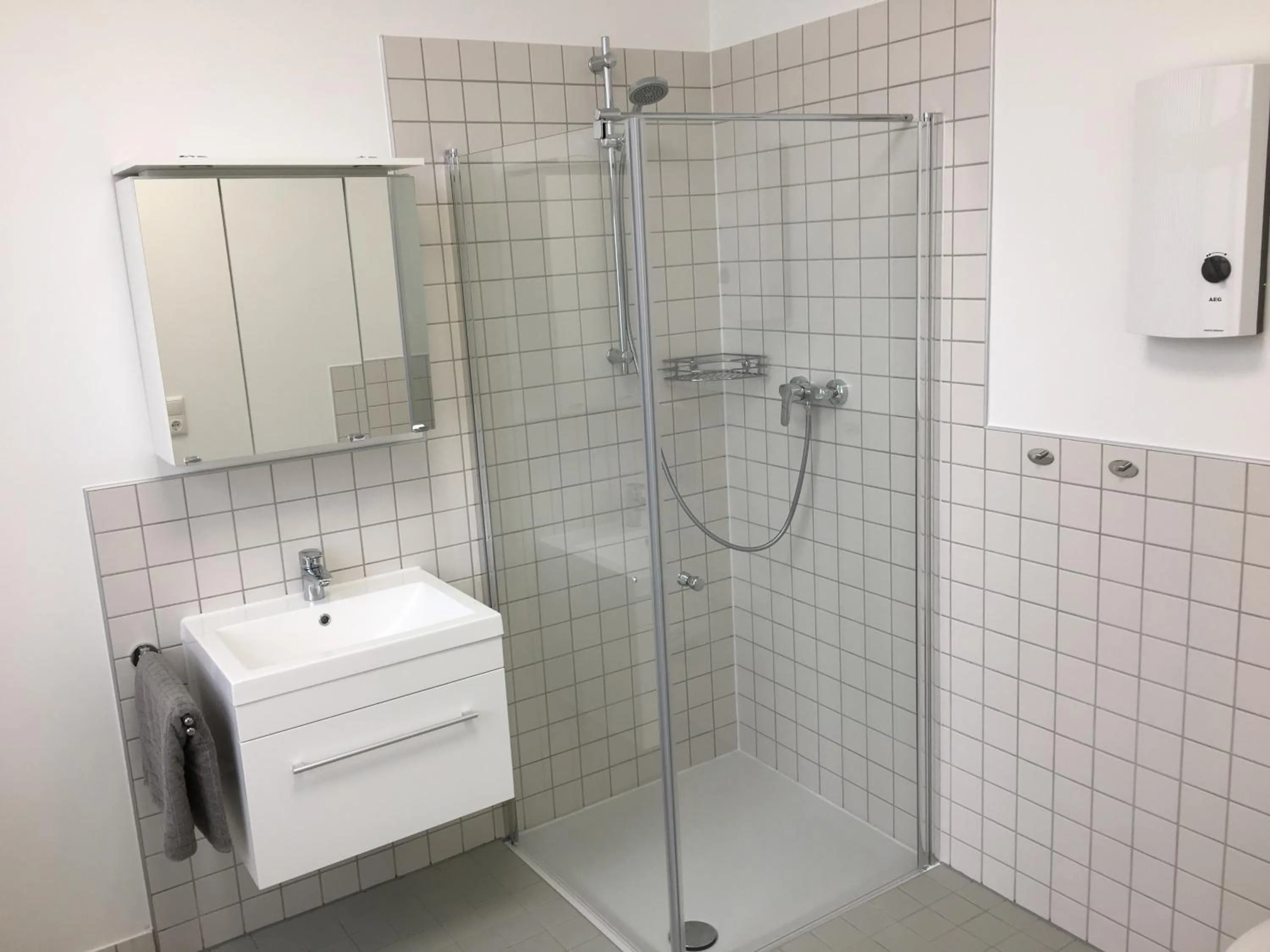 Shower in BusinessInn Aparthotel Bremerhaven