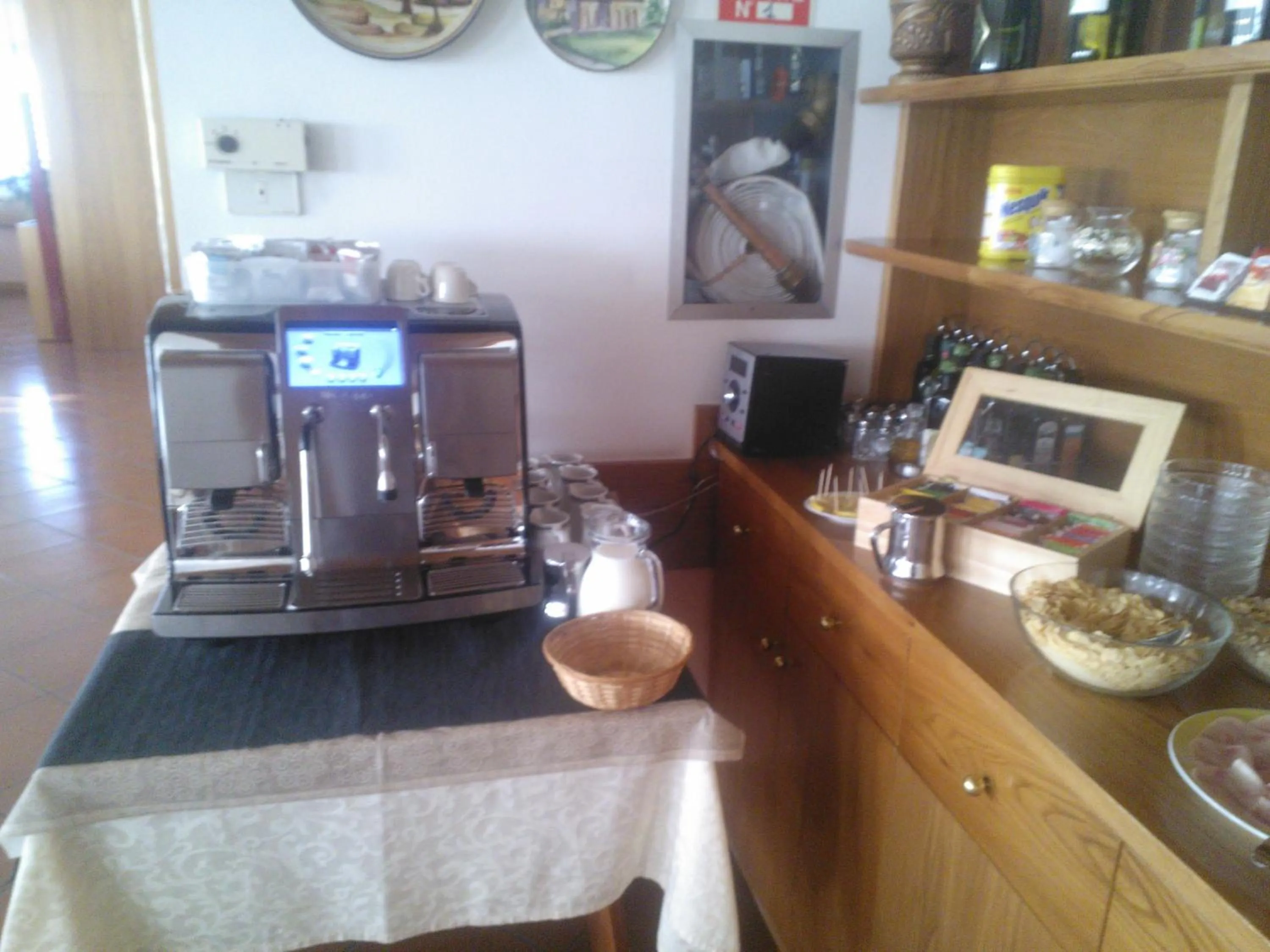 Restaurant/places to eat in Hotel Serenella