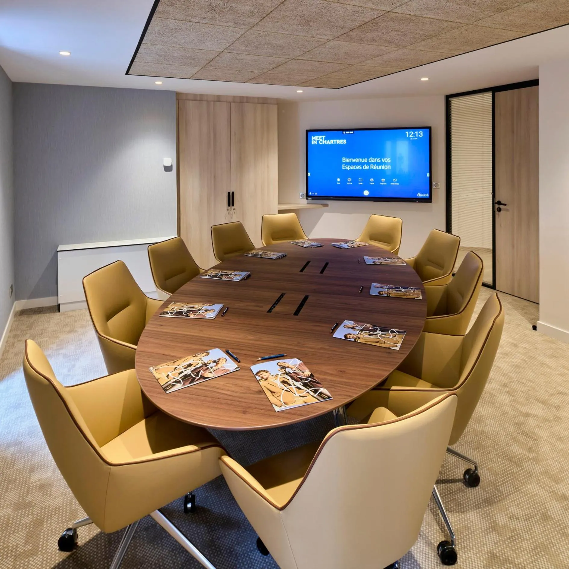 Meeting/conference room in Mercure Chartres Centre Cathedrale